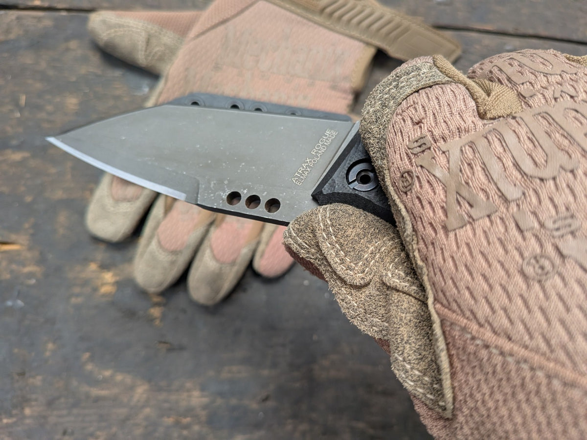 Atrax Rogue — detail 7 — Elmax stonewashed and black G10 Stone