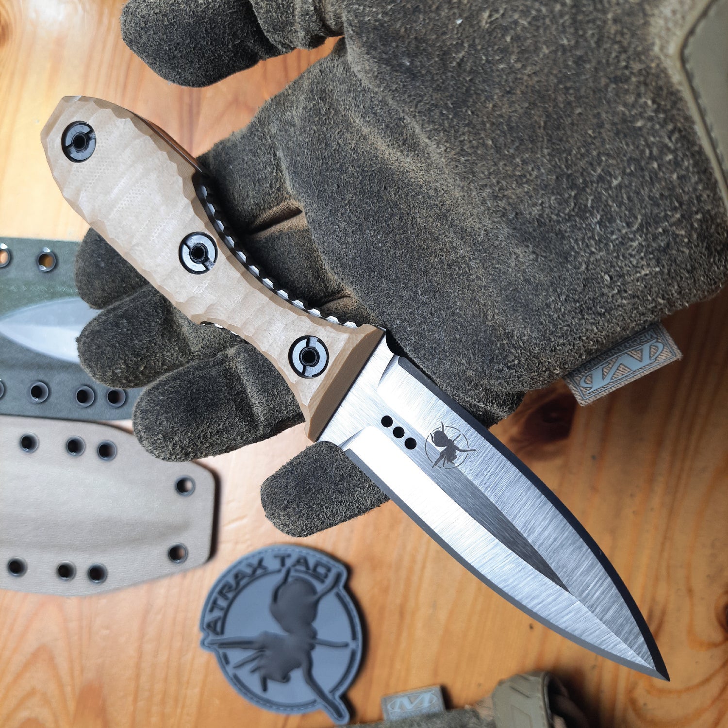 Atrax Scourge – a reliable dagger for professionals