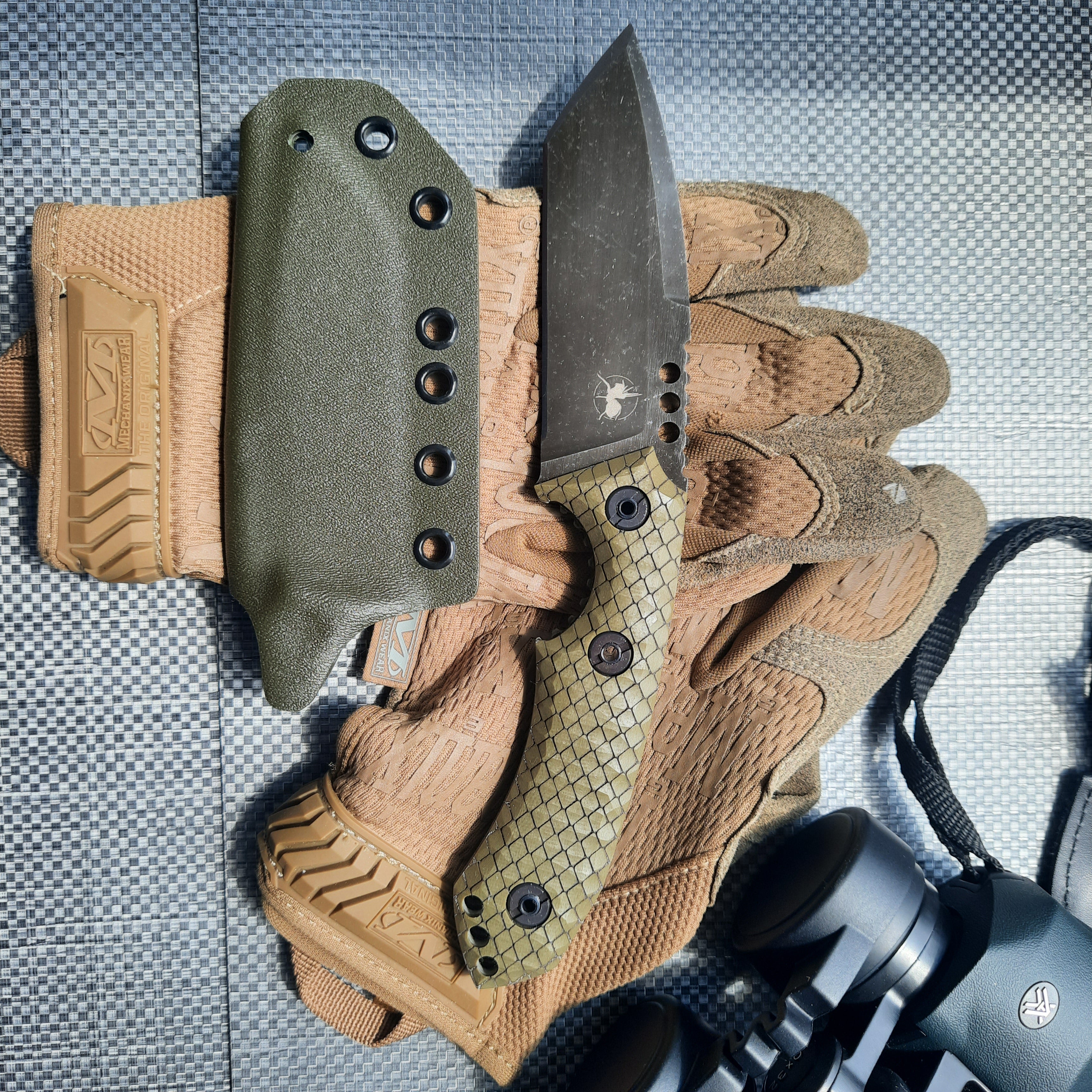 Nóż taktyczny Atrax BOA Stonewashed z brązową rękojeścią G10