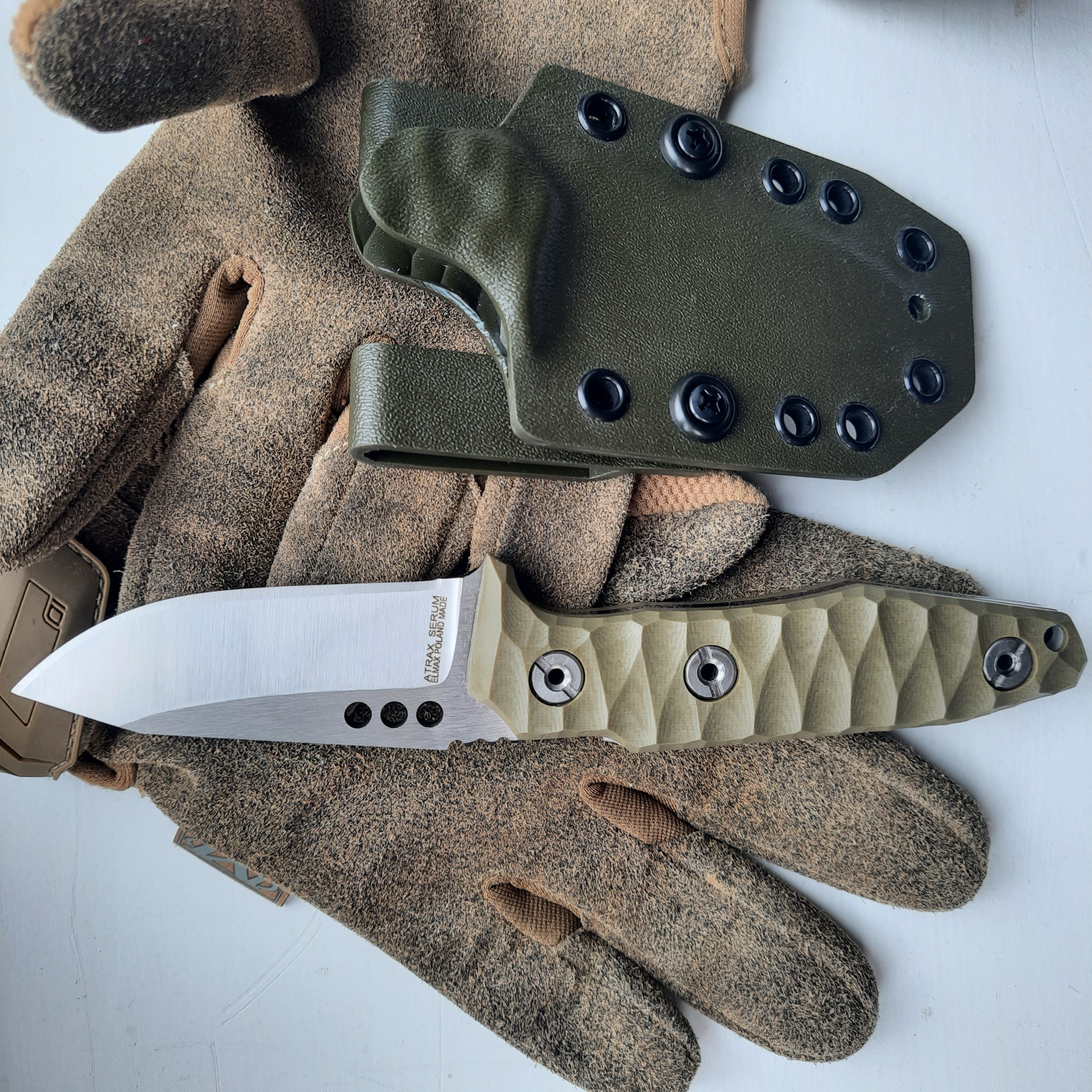 Nóż ATRAX SERUM Silver Satin Tactical &amp; Daycare Tanto z uchwytem z zielonej micarty