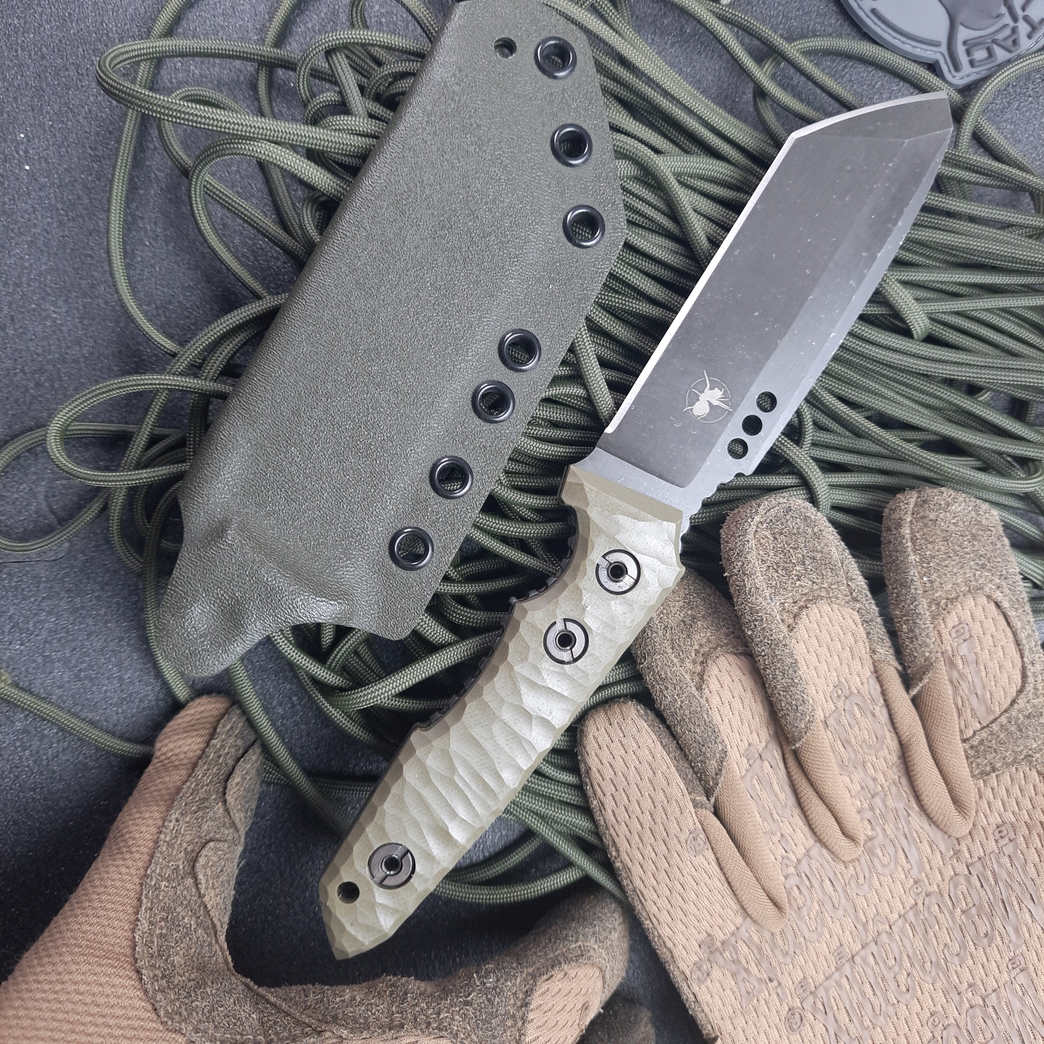 Nóż taktyczny i pielęgnacyjny Atrax Venom Stonewashed z uchwytem Green Micarta
