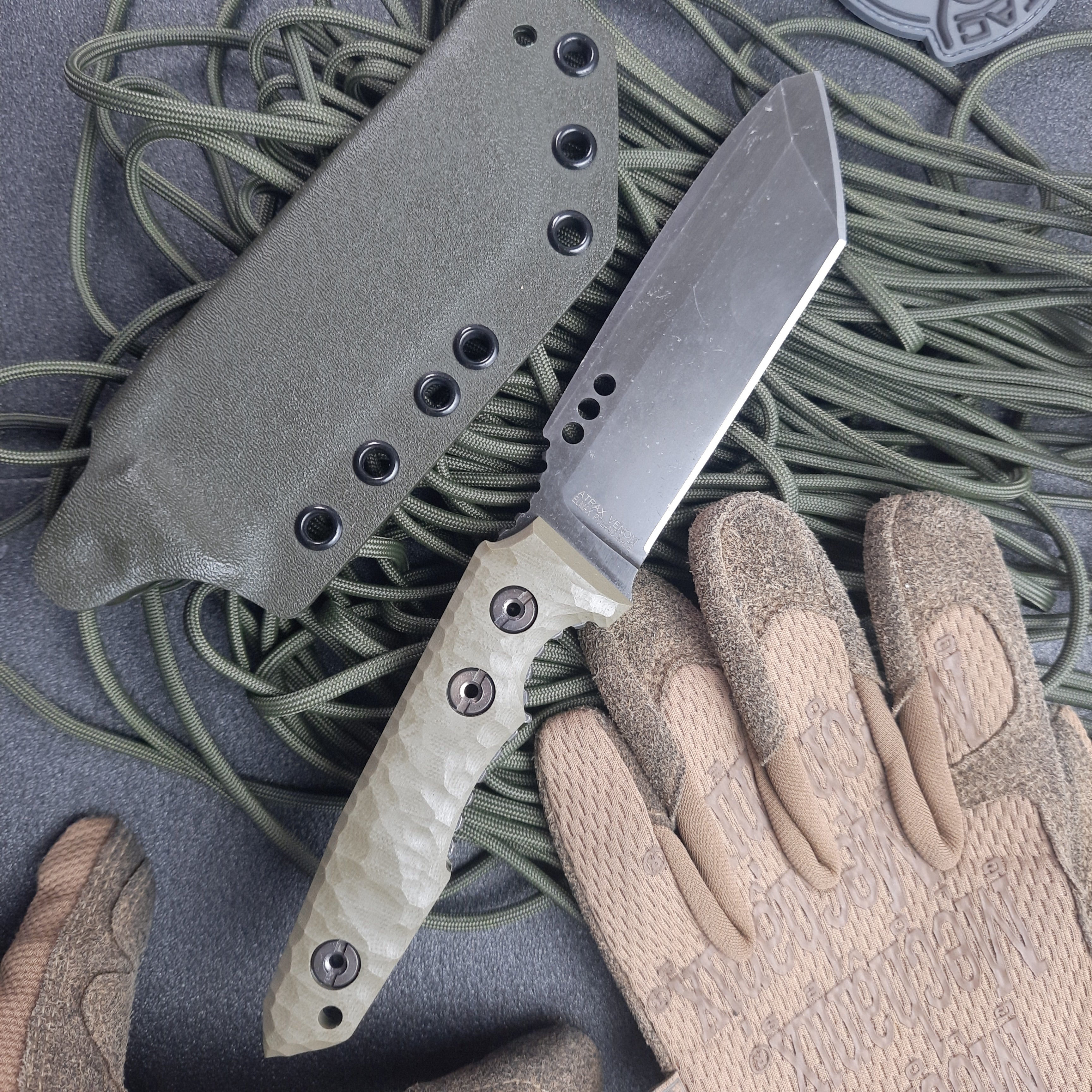 Nóż taktyczny i pielęgnacyjny Atrax Venom Stonewashed z uchwytem Green Micarta
