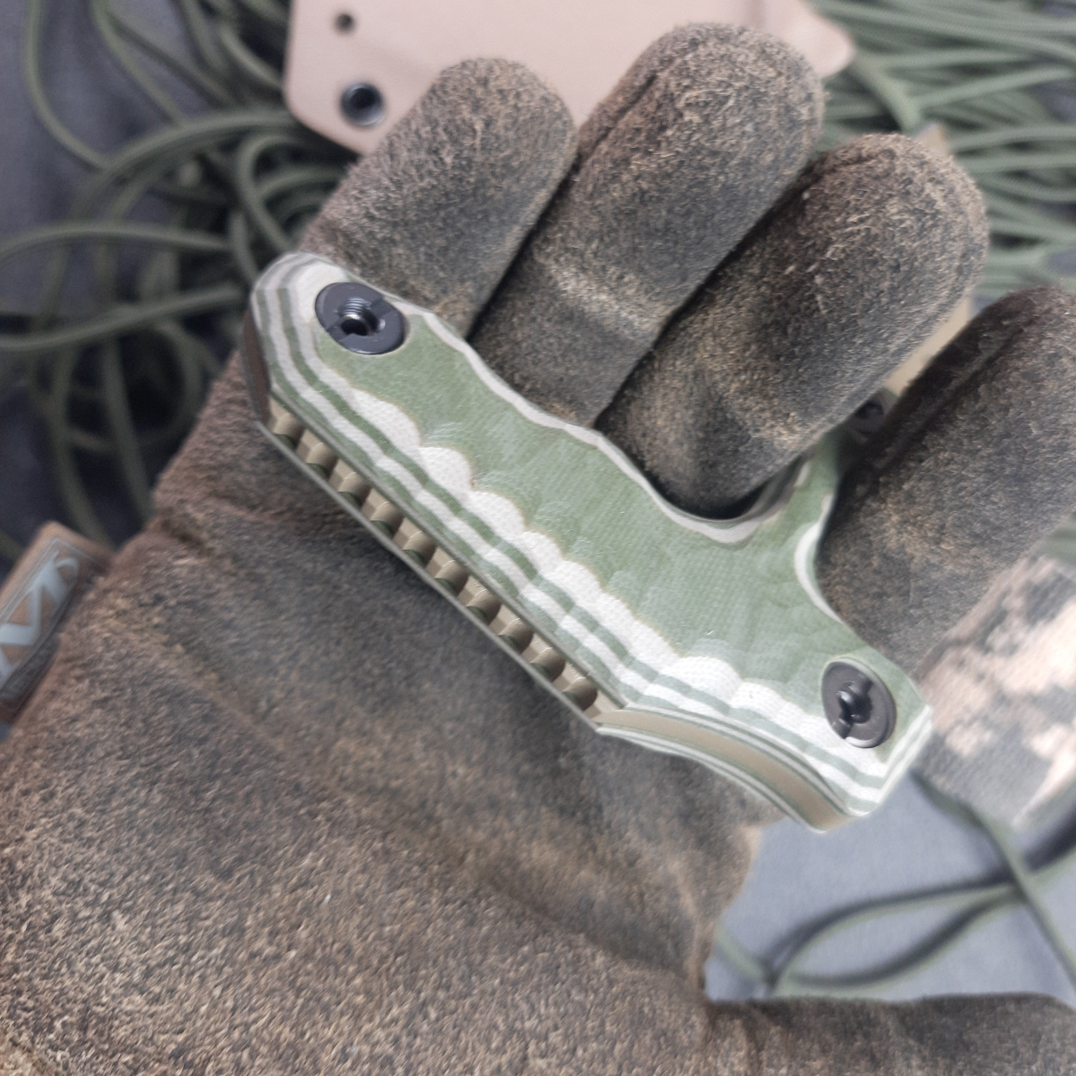 Atrax MORBIUS Tactical Push Knife with Olive/Tan Handle & FDE Cerakote steel finish