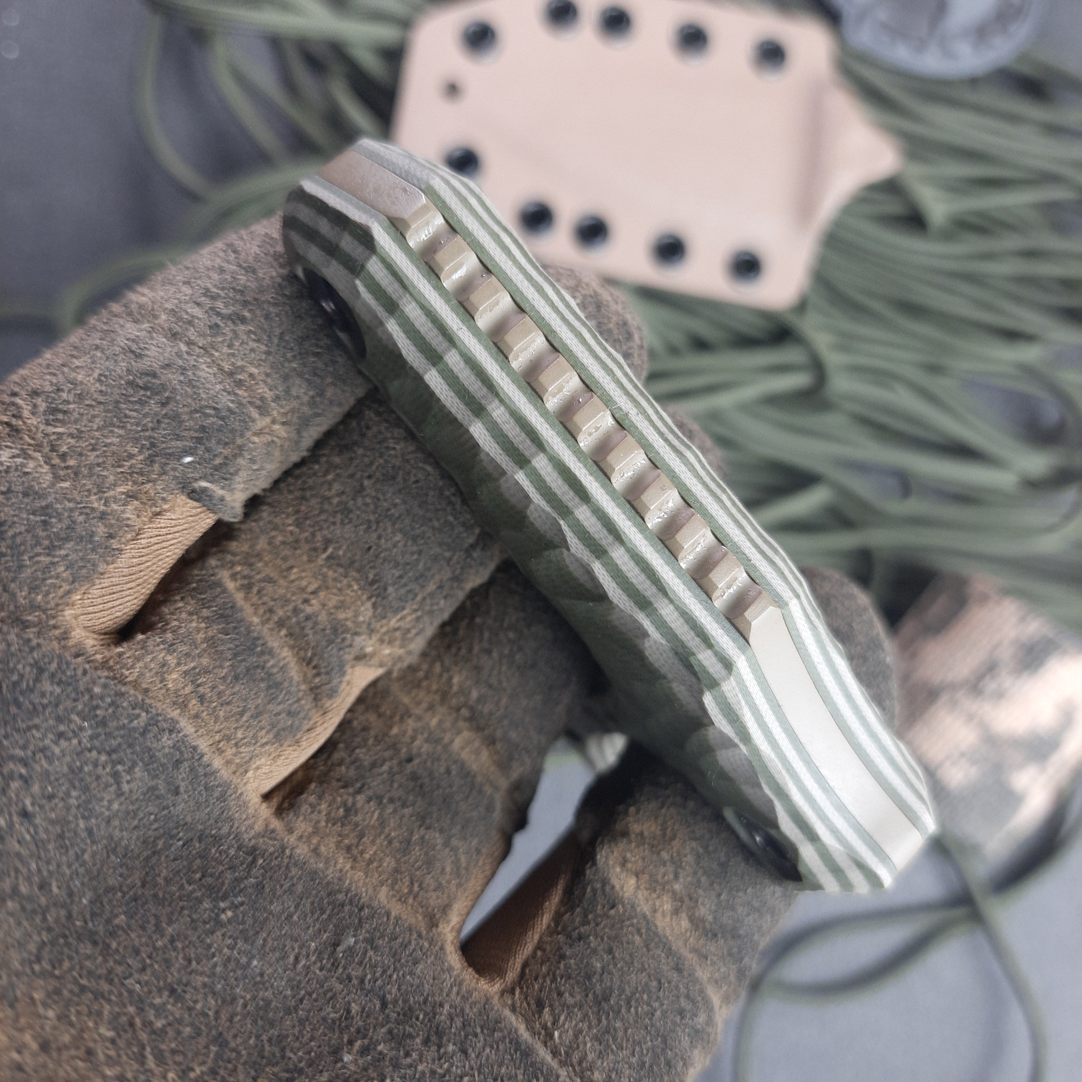 Atrax MORBIUS Tactical Push Knife with Olive/Tan Handle & FDE Cerakote steel finish