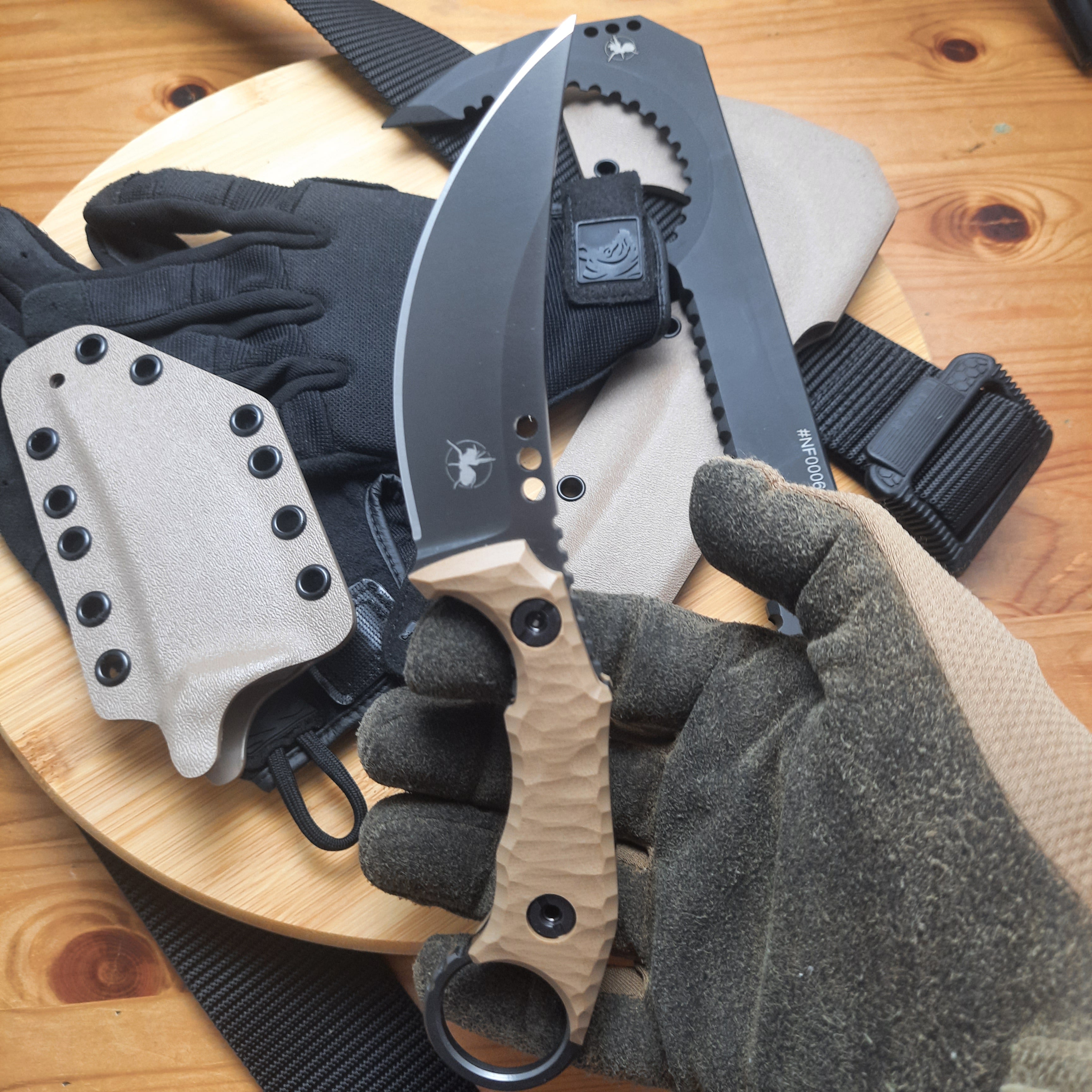 Atrax PLAGUE Stonewashed Tactical Ring Knife mit schwarzem G10-Griff und schwarzem Kydex