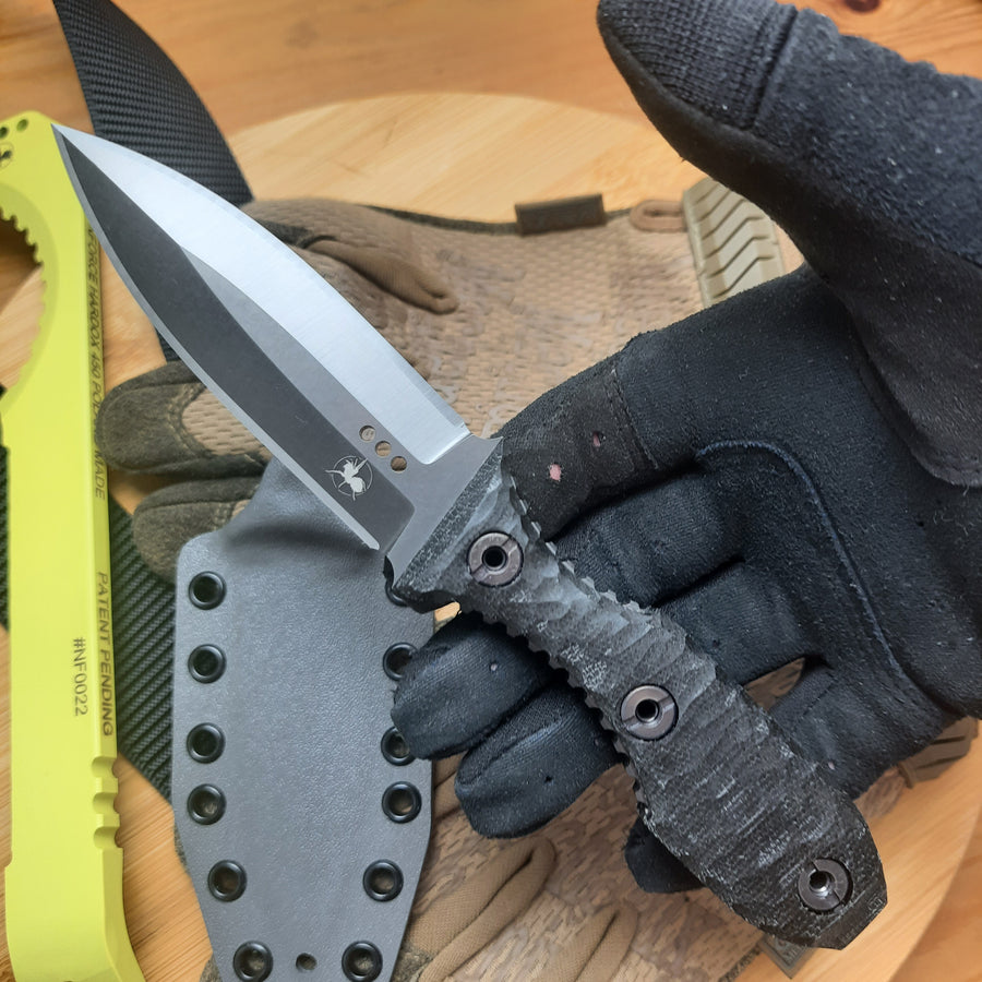 ATRAX SCOURGE DAGGER — powłoka z węglika wolframu, czarna Canvas Micarta
