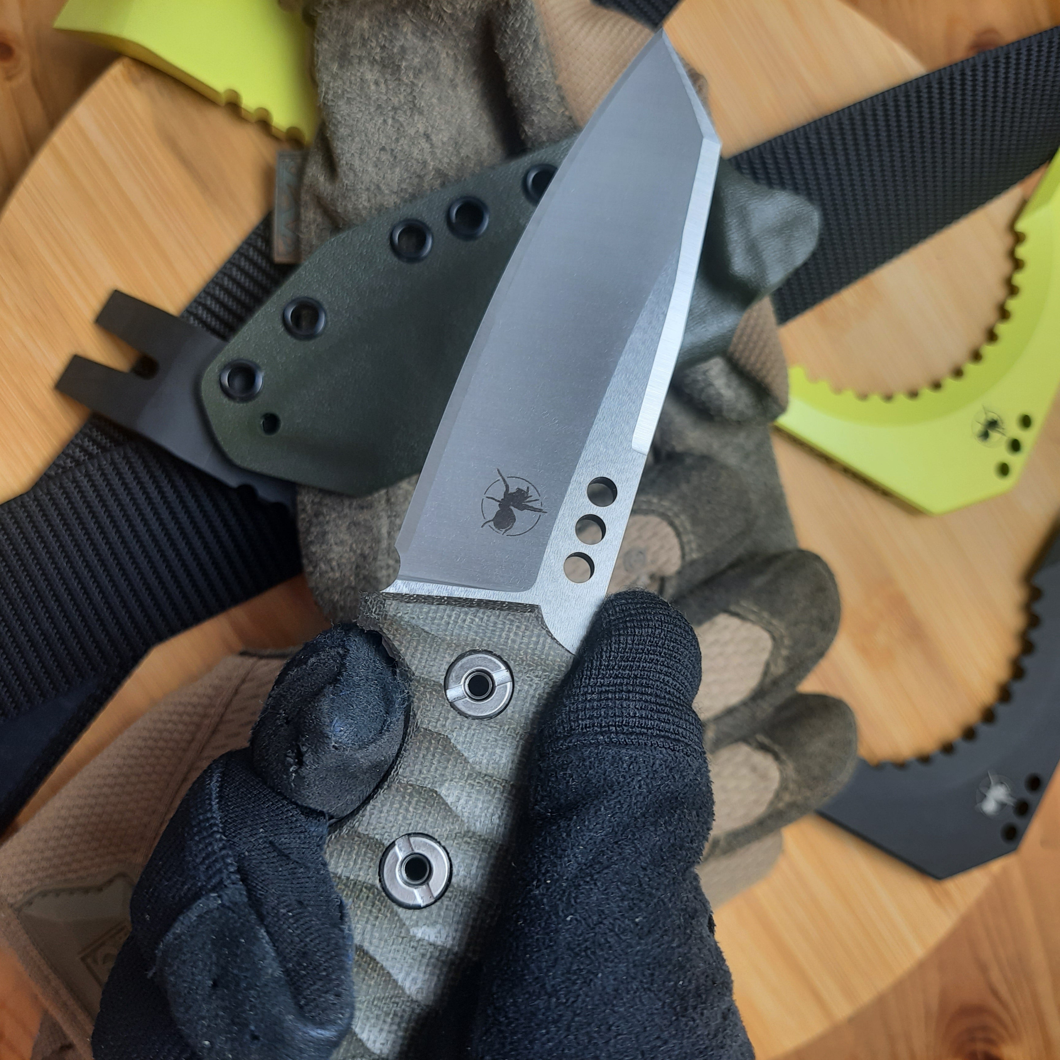 Nóż taktyczny Atrax BOA Stonewashed z brązową rękojeścią G10