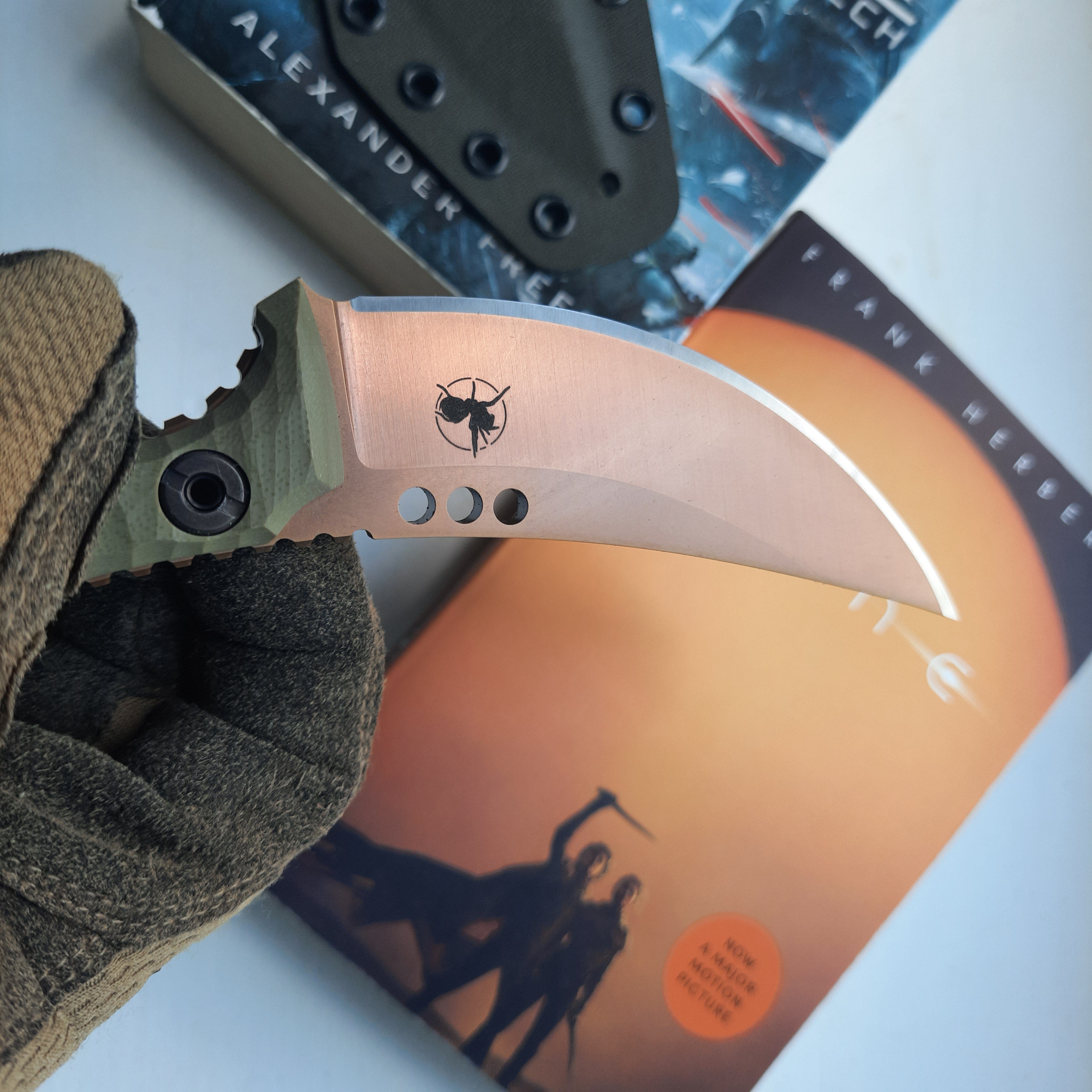 Nóż taktyczny Atrax PLAGUE Stonewashed z czarną rękojeścią G10 i czarnym kydexem