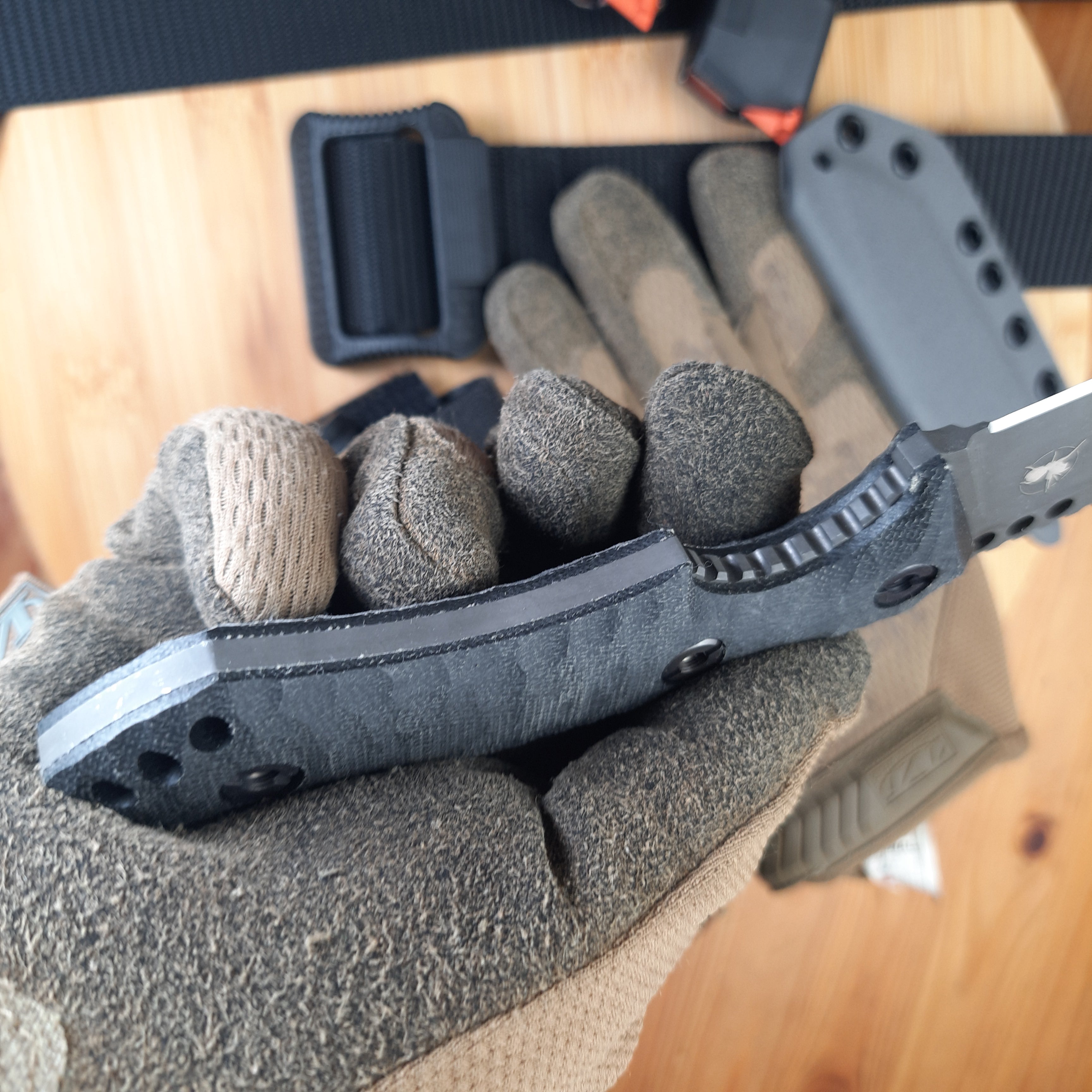 Atrax BOA Taktisches Messer Stonewashed mit braunem G10-Griff