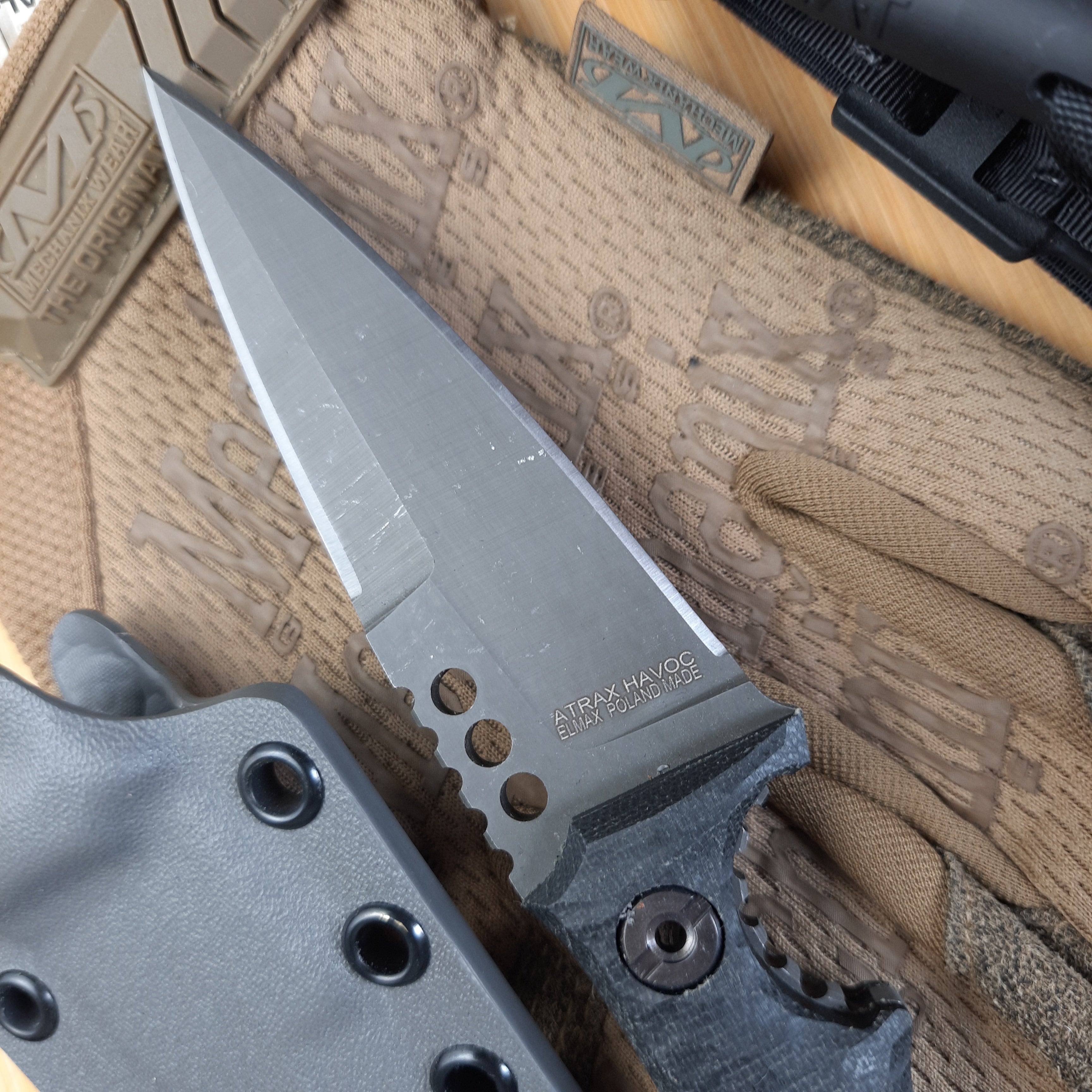 Atrax HAVOC stonewashed Taktisches Messer mit grünem Canvas-Micarta-Griff