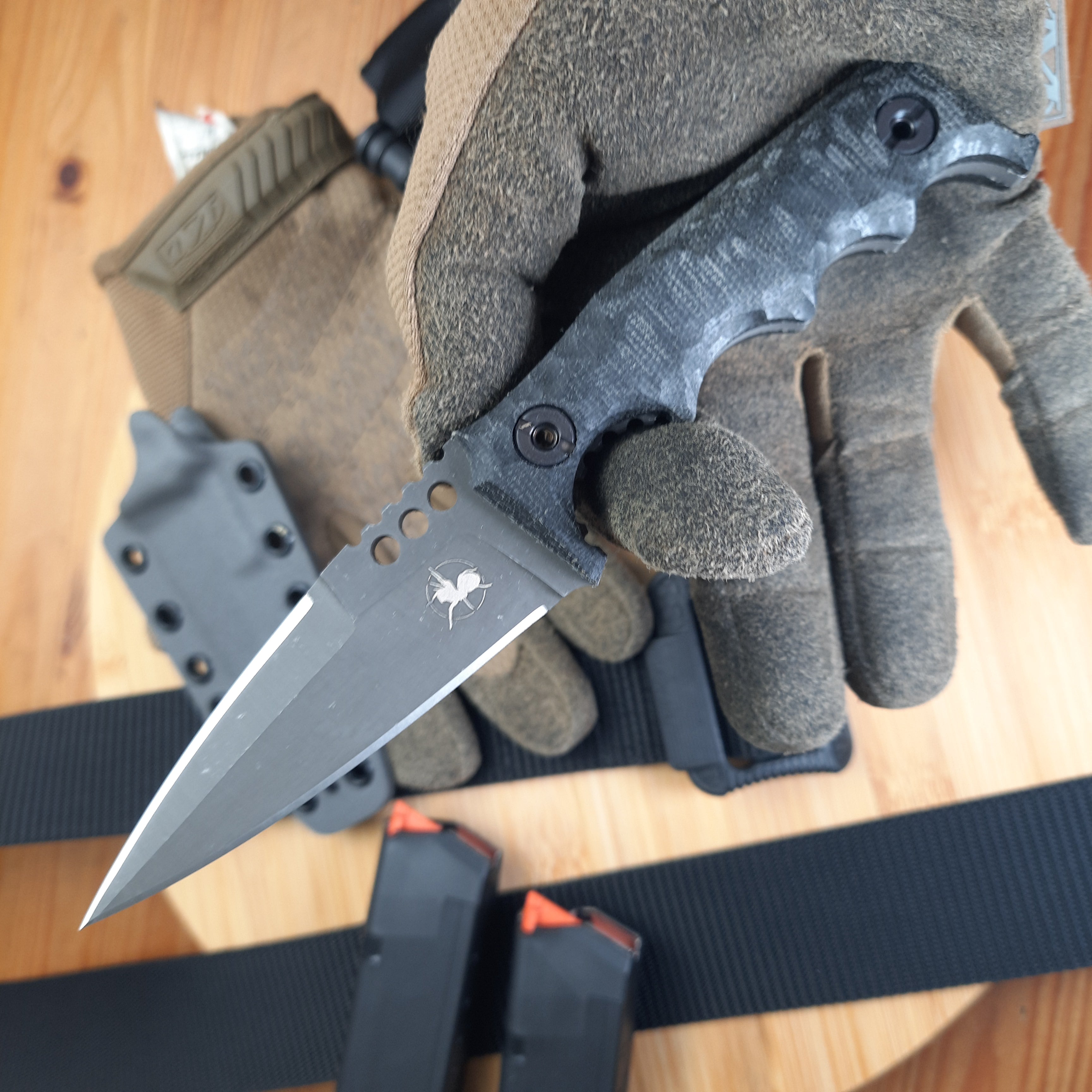 Atrax HAVOC stonewashed Taktisches Messer mit grünem Canvas-Micarta-Griff