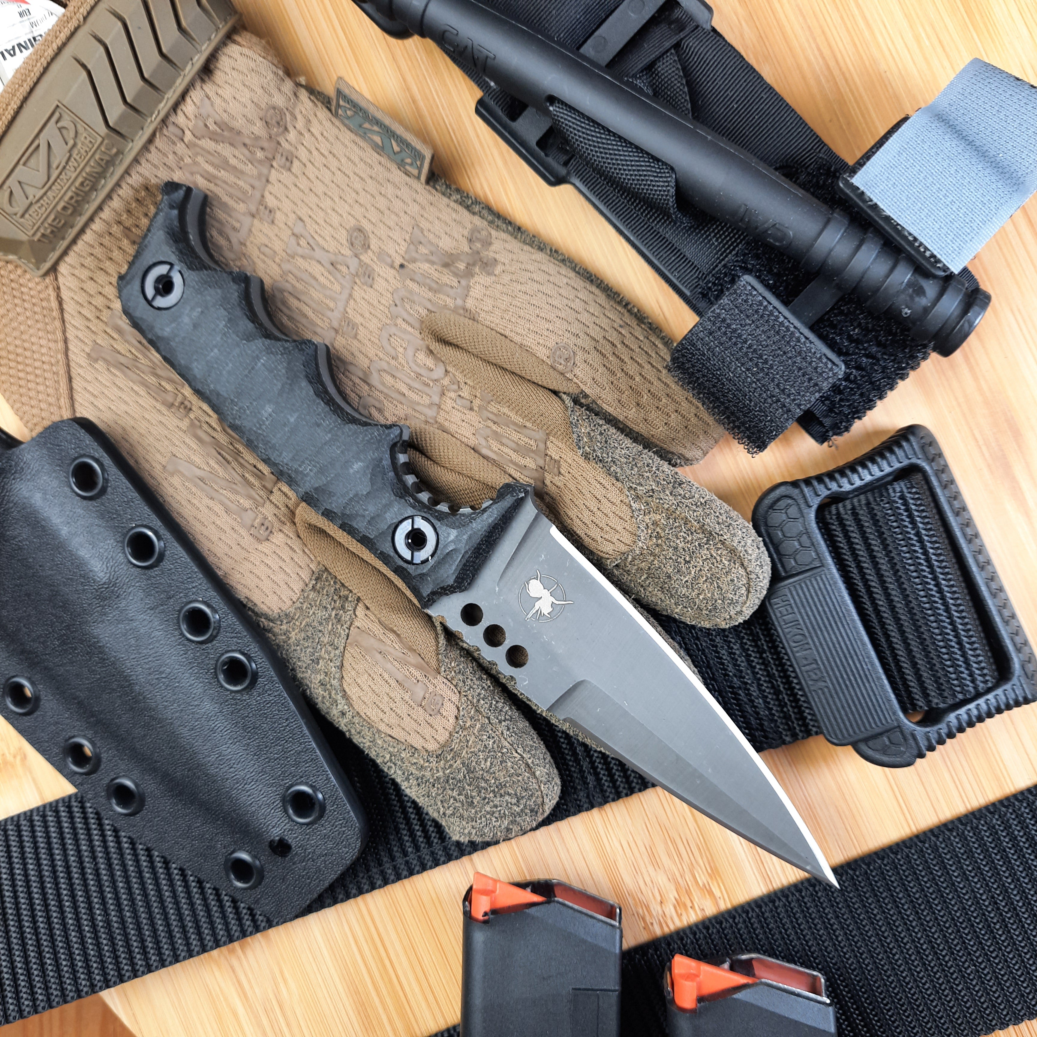 Atrax HAVOC stonewashed Taktisches Messer mit grünem Canvas-Micarta-Griff