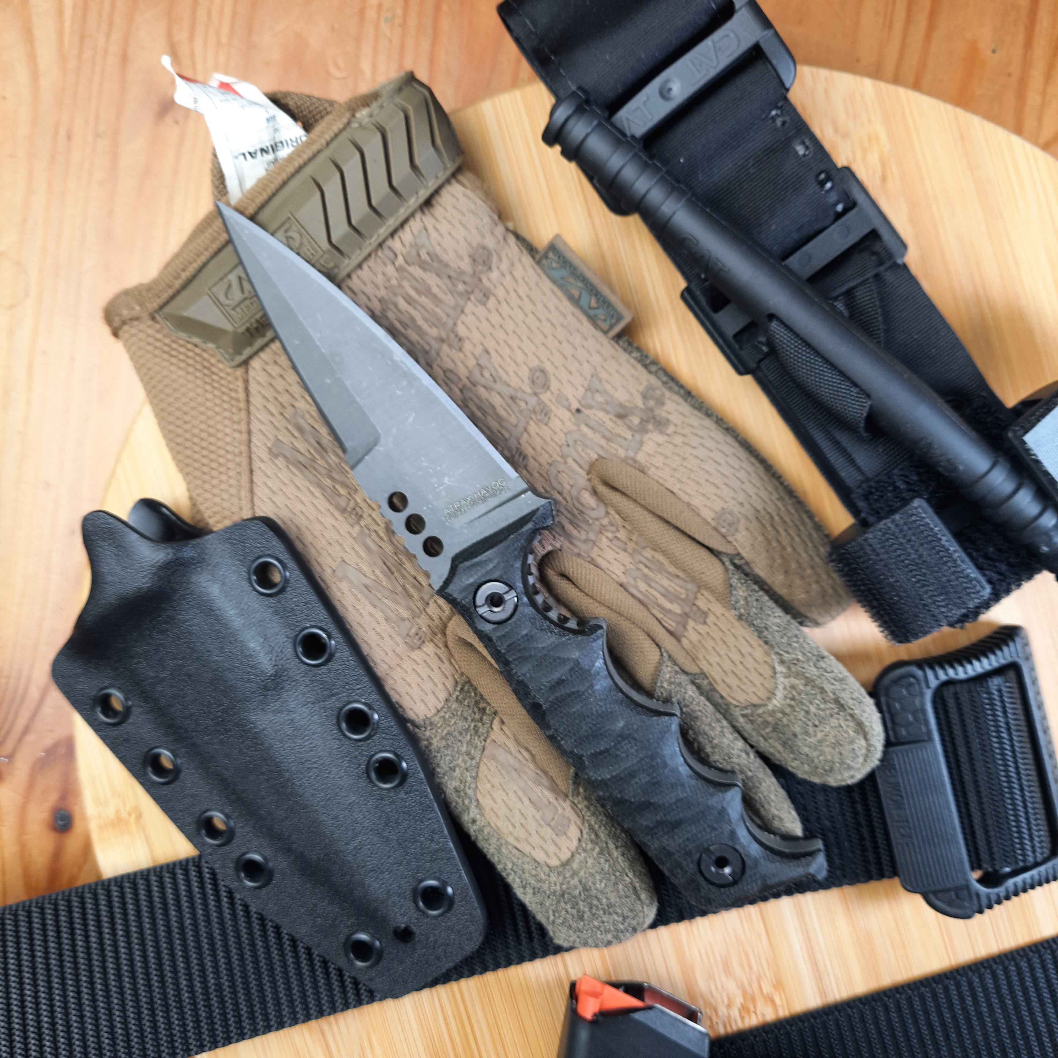 Atrax HAVOC stonewashed Taktisches Messer mit grünem Canvas-Micarta-Griff