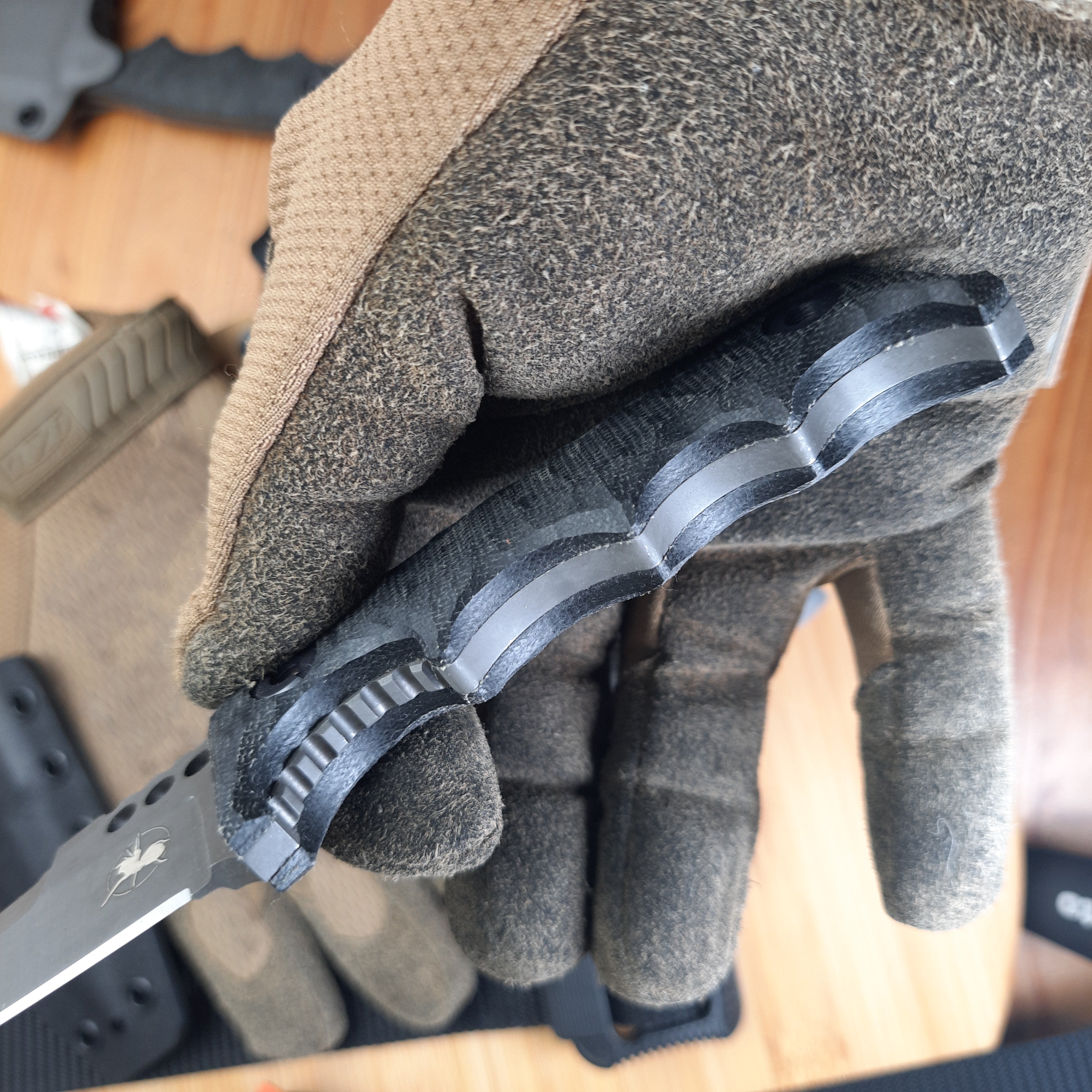 Atrax HAVOC stonewashed Taktisches Messer mit grünem Canvas-Micarta-Griff
