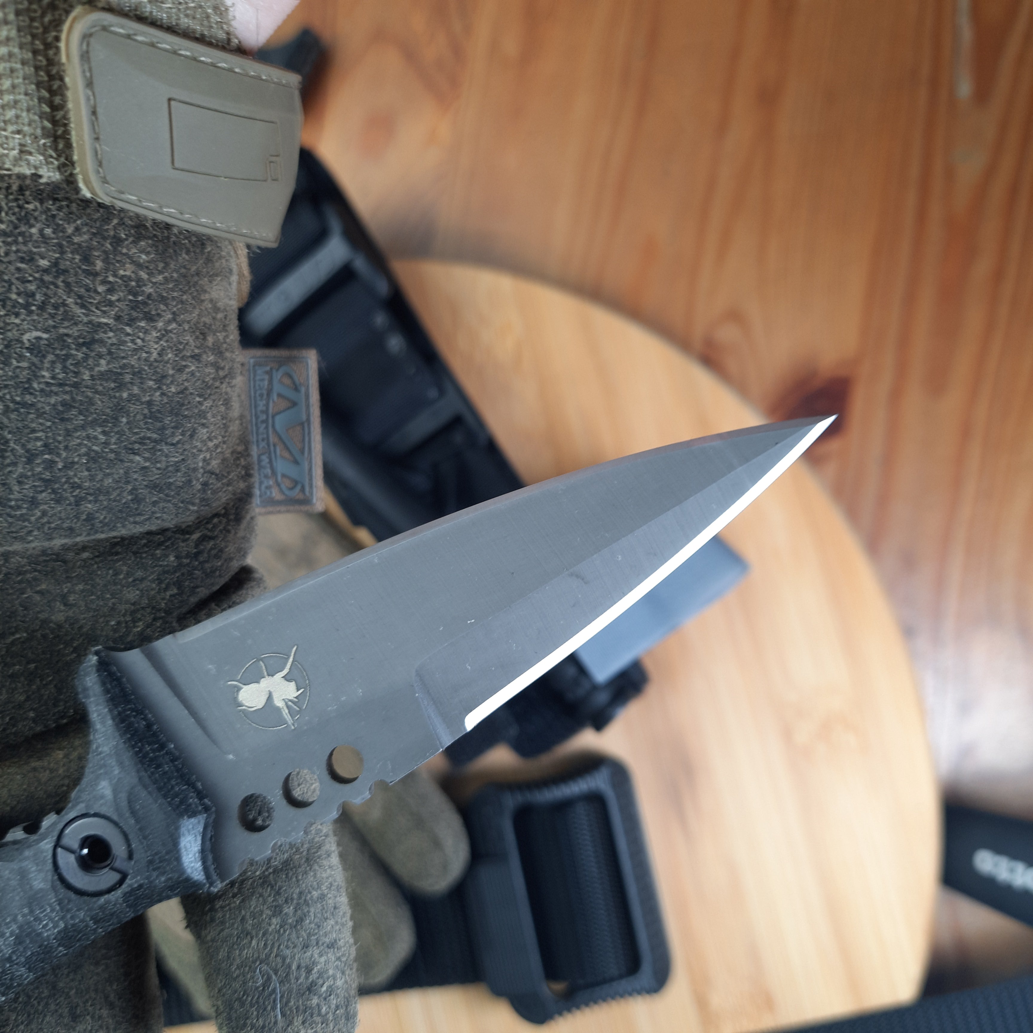 Atrax HAVOC stonewashed Taktisches Messer mit grünem Canvas-Micarta-Griff