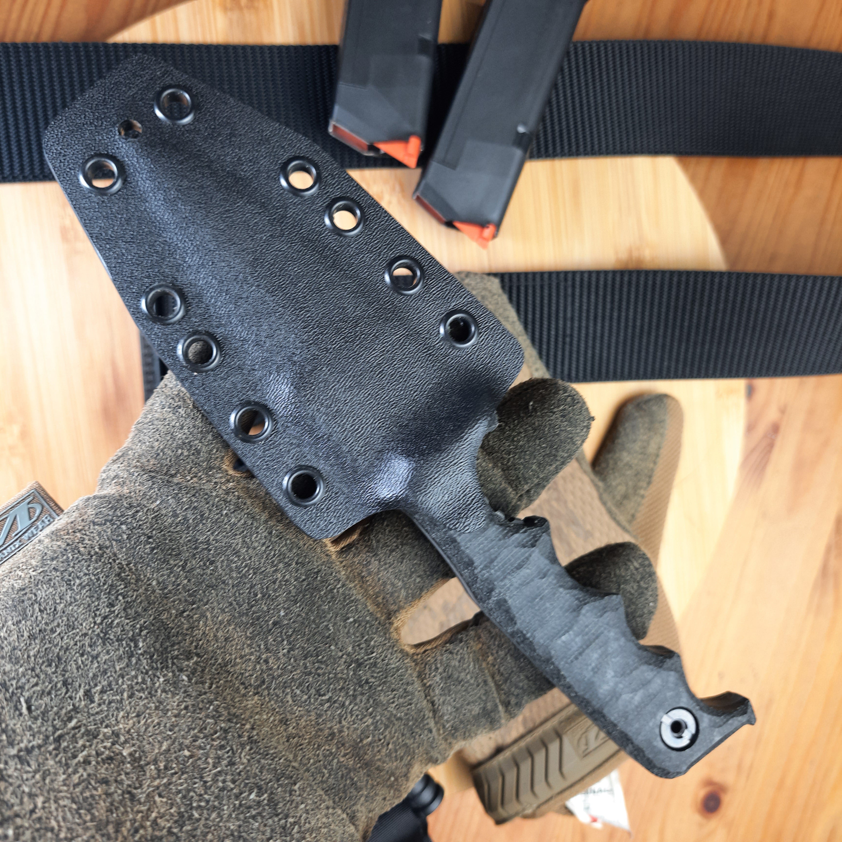 Atrax HAVOC stonewashed Taktisches Messer mit grünem Canvas-Micarta-Griff