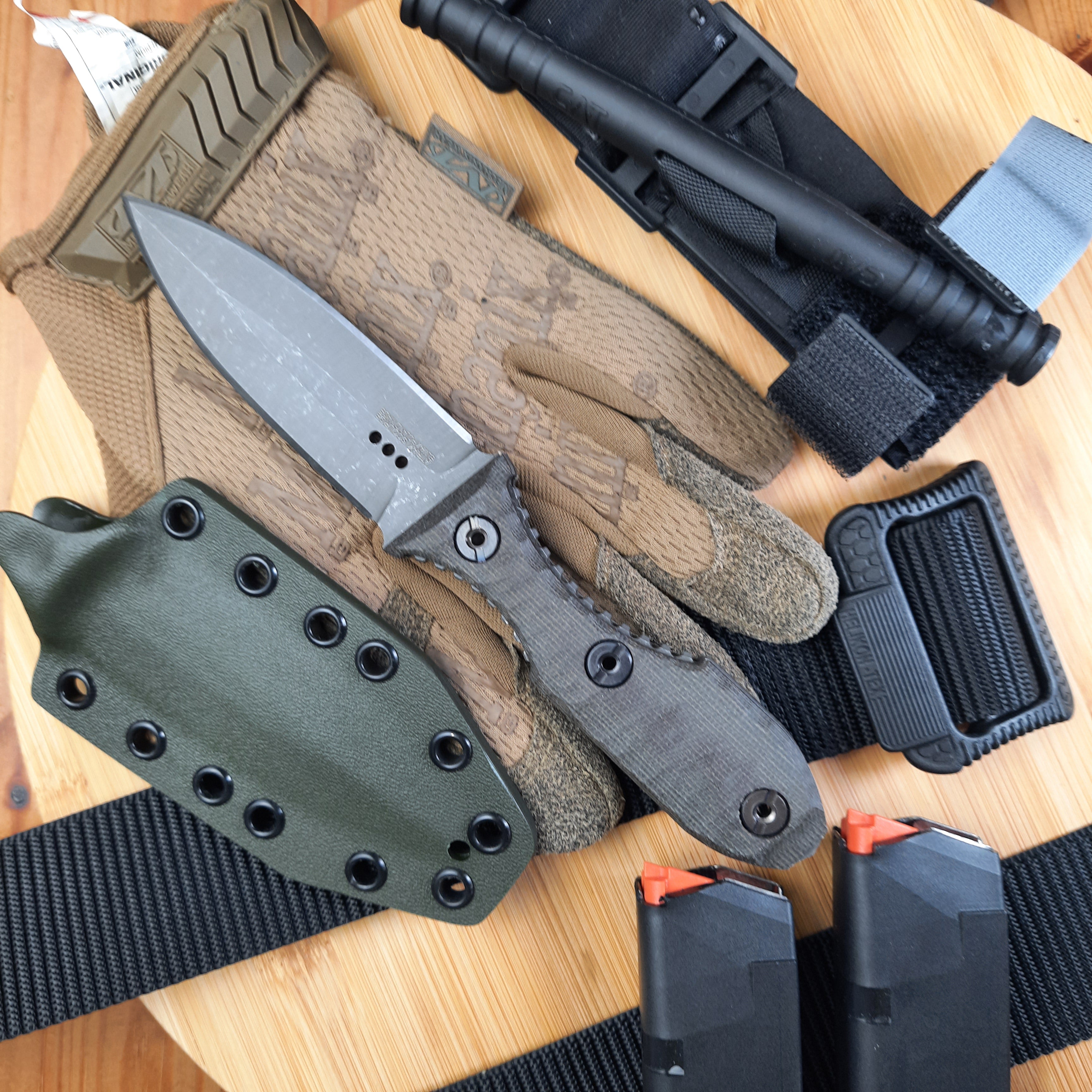 Atrax SCOURGE DAGGER Stonewashed Tactical Knife with Green Canvas Micarta Scales