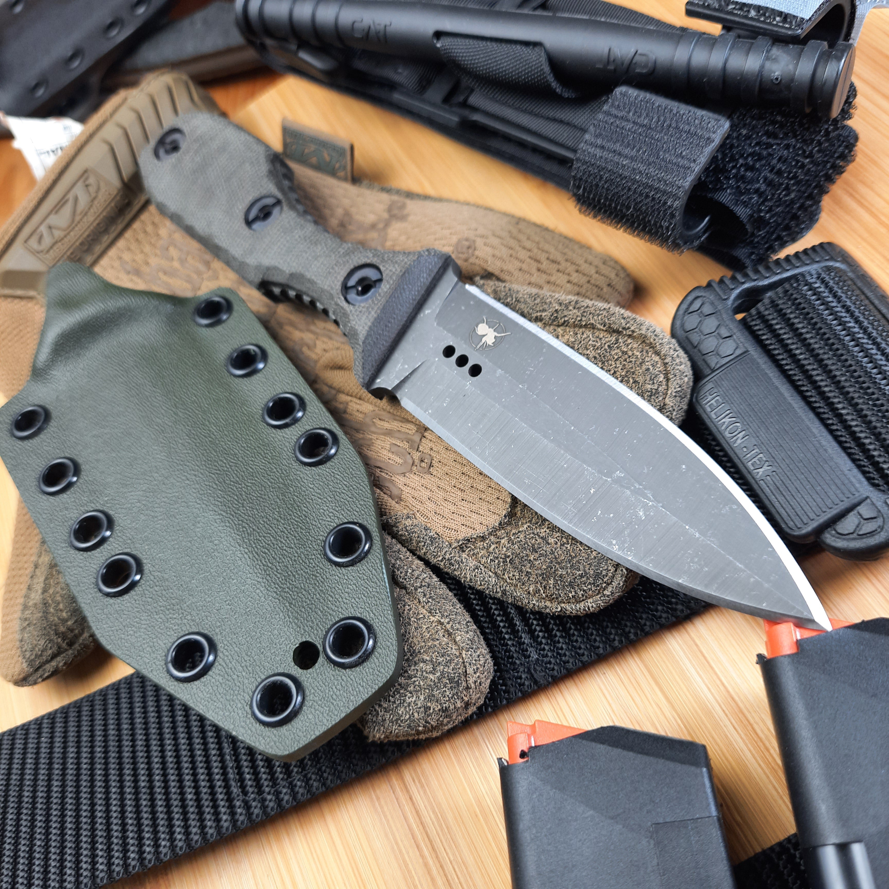 Atrax SCOURGE DAGGER Stonewashed Tactical Knife with Green Canvas Micarta Scales