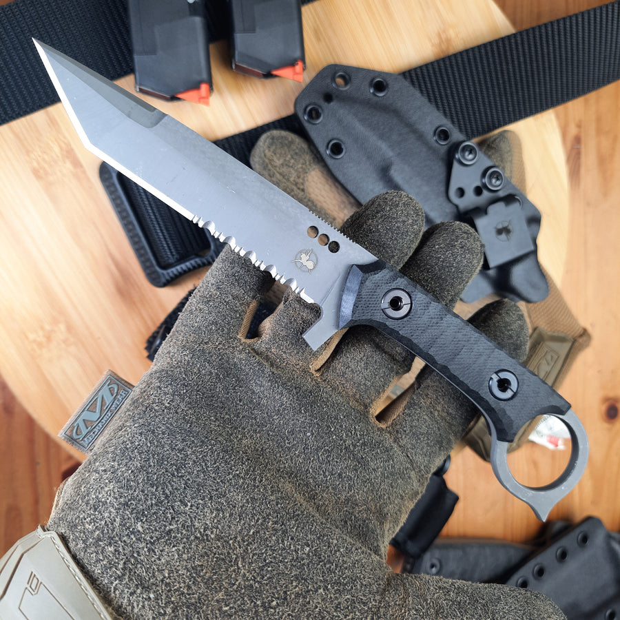 Nóż taktyczny Atrax Shadow XL z rękojeścią z brązowego płótna Micarta