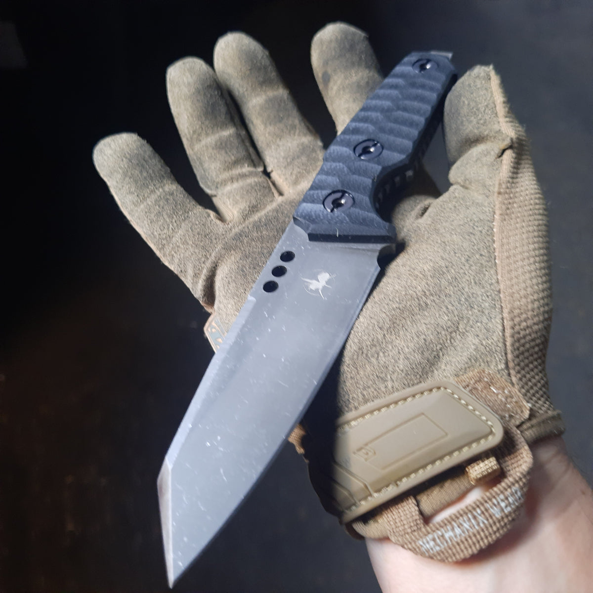 Atrax BOA Taktisches Messer Stonewashed mit braunem G10-Griff
