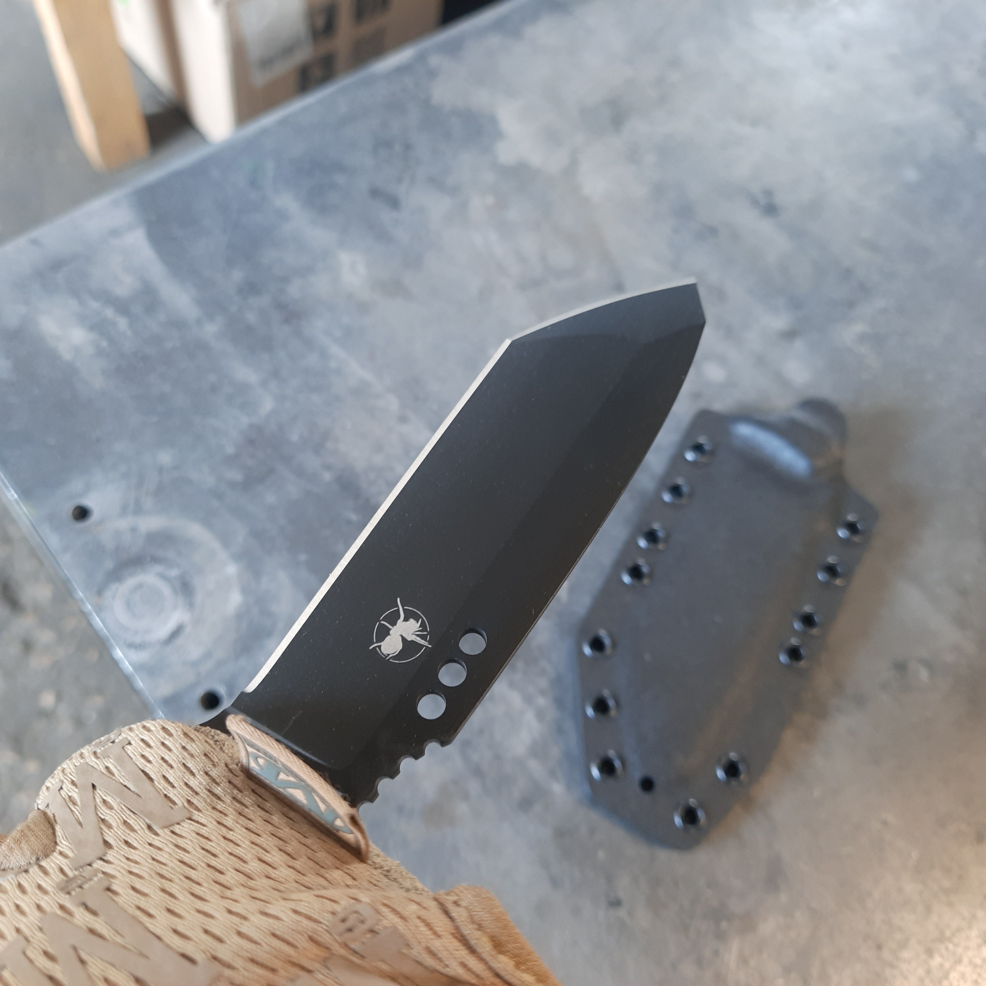Nóż taktyczny i pielęgnacyjny Atrax Venom Stonewashed z uchwytem Green Micarta