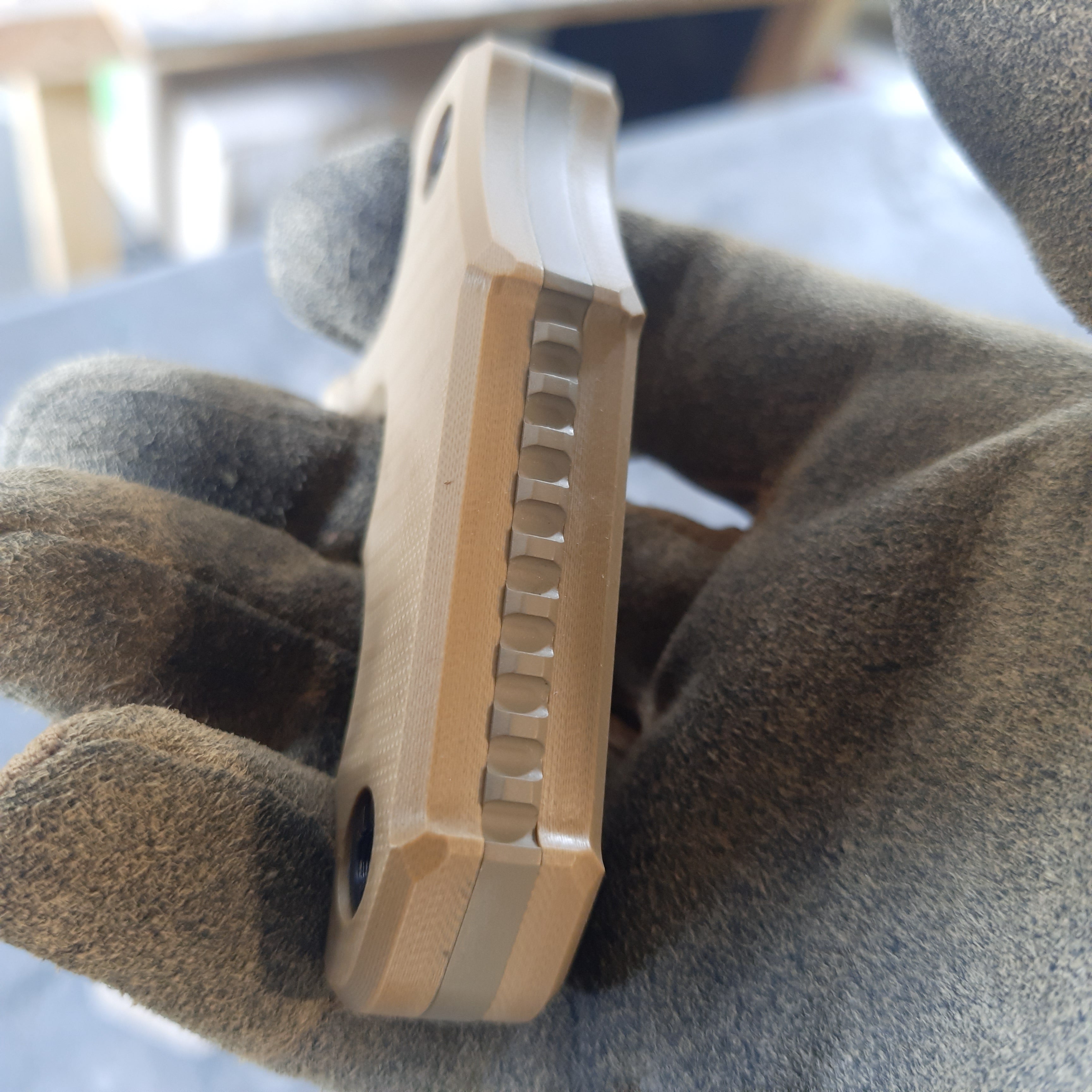 Atrax ENKIDU Taktisches Stoßmesser mit schwarzem Griff und LR Black Cerakote-Finish