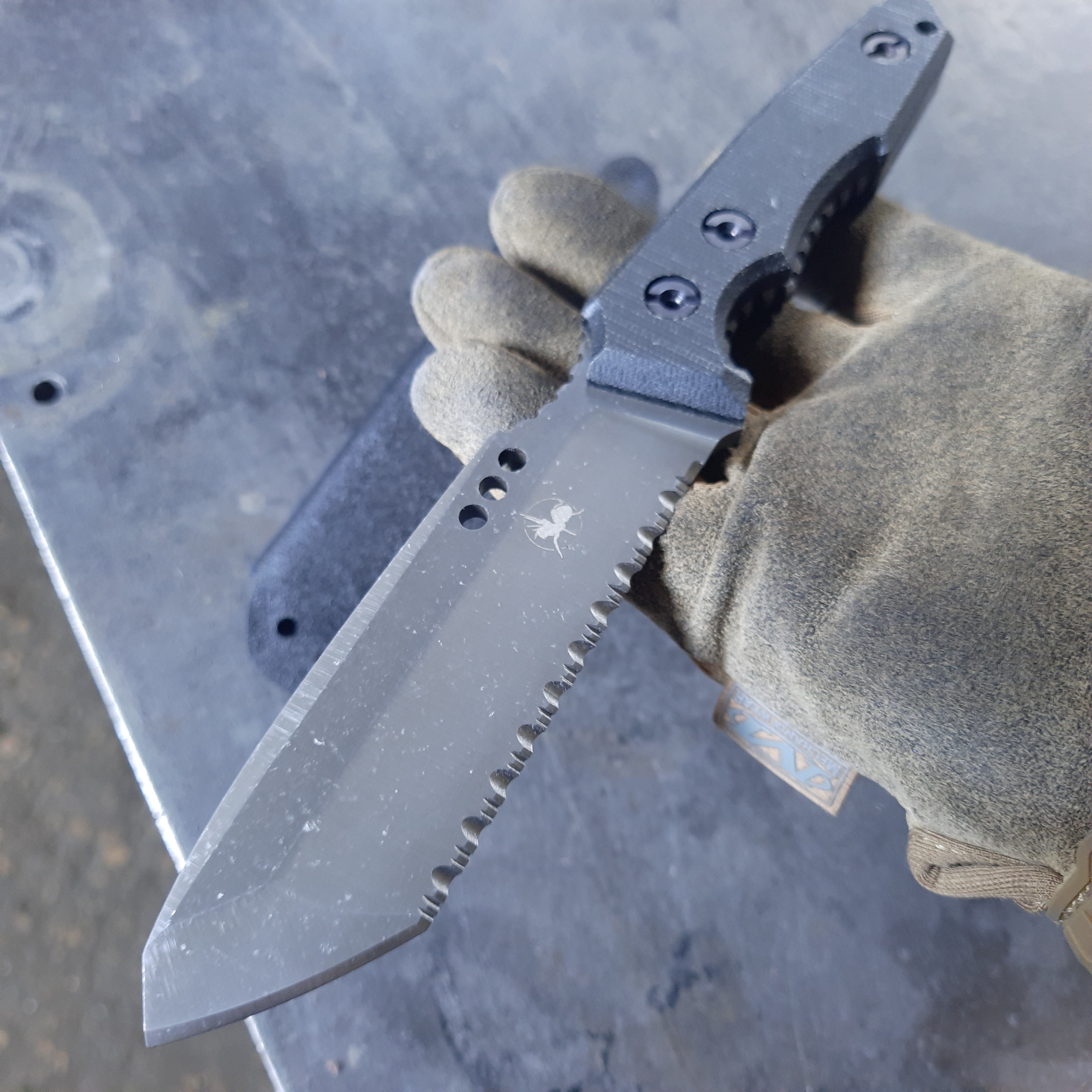 Atrax Venom Tactical &amp; Daycare Messer Stonewashed mit grünem Micarta-Griff