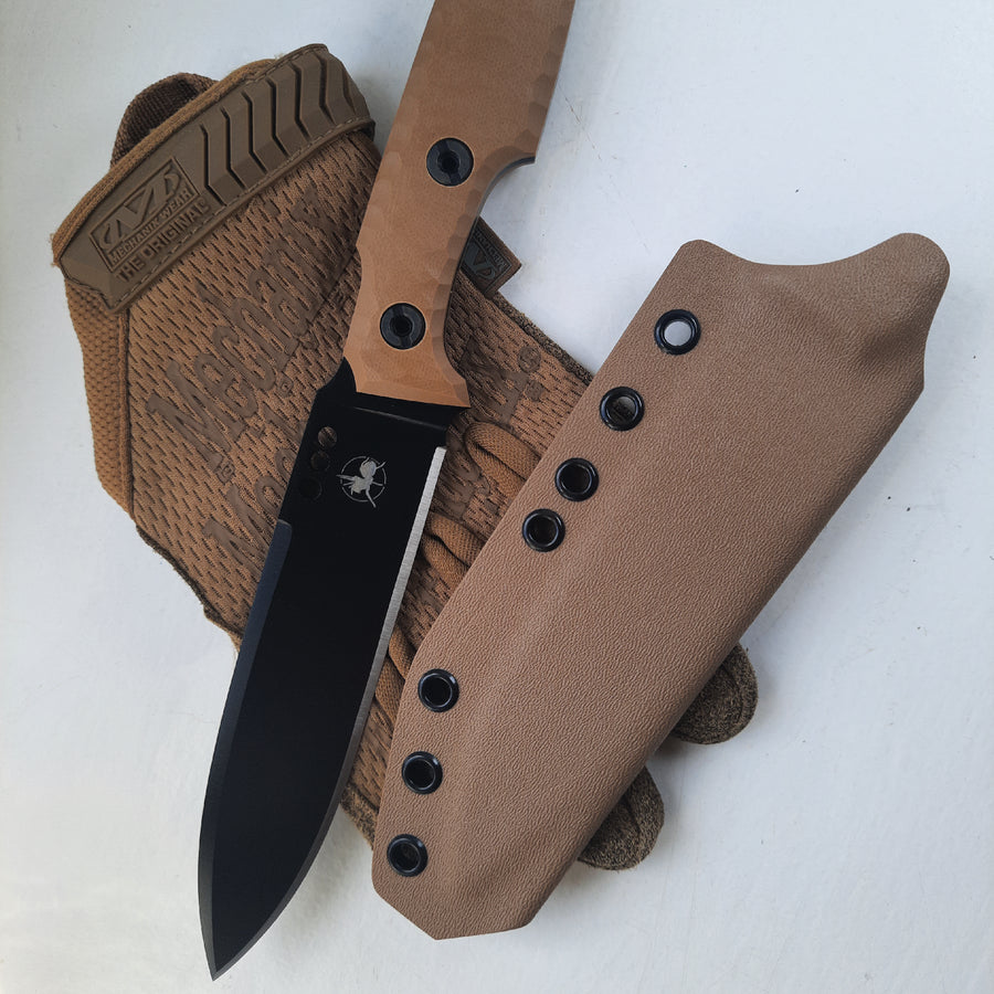 Nóż taktyczny Atrax NOXIOUS z brązową rękojeścią i powłoką LR BLACK Cerakote