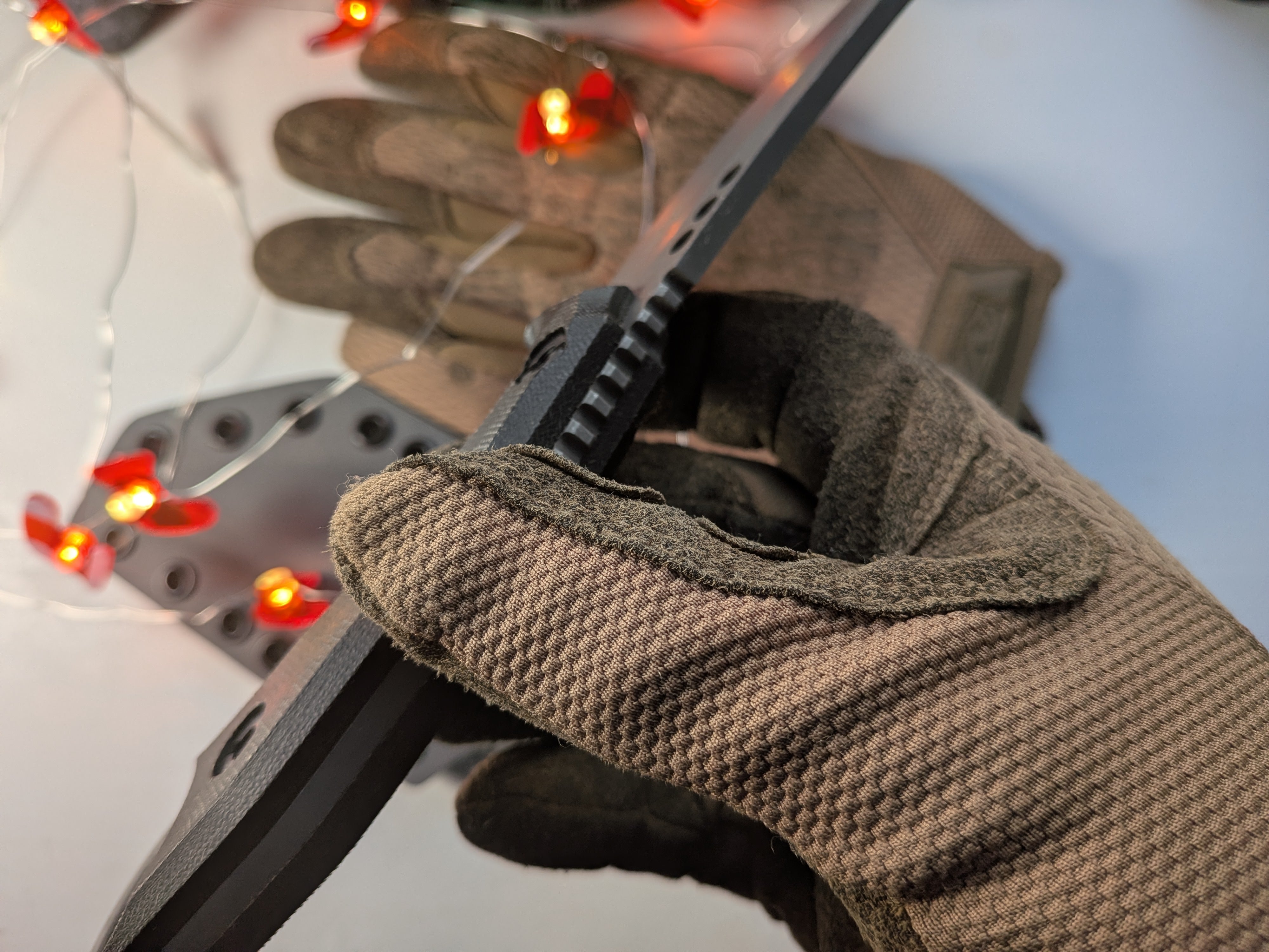 Atrax PLAGUE Stonewashed Tactical Ring Knife mit schwarzem G10-Griff und schwarzem Kydex