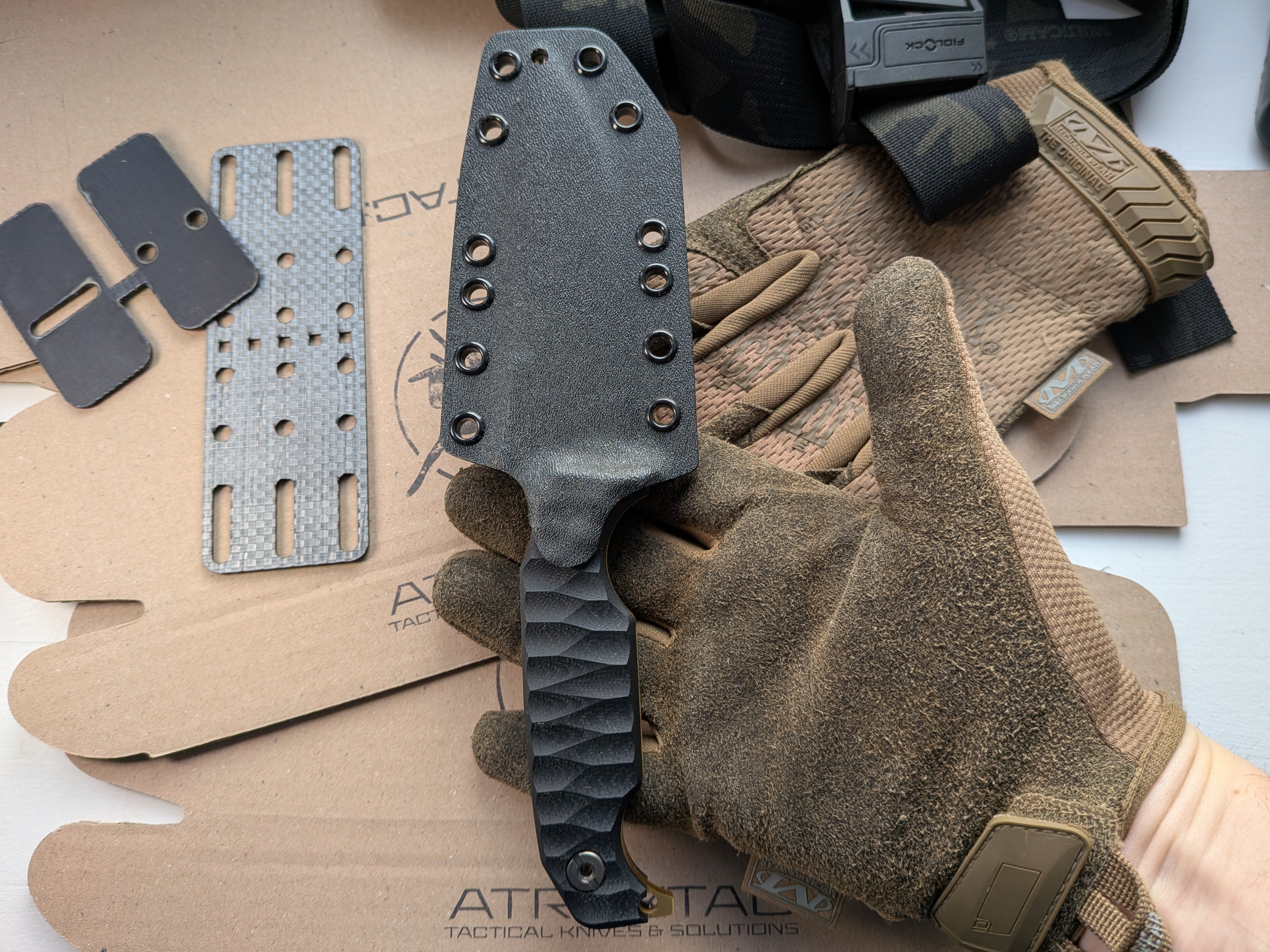 Atrax MARDUK Day Care Knife with Black G10 Handle & gold PVD titanium