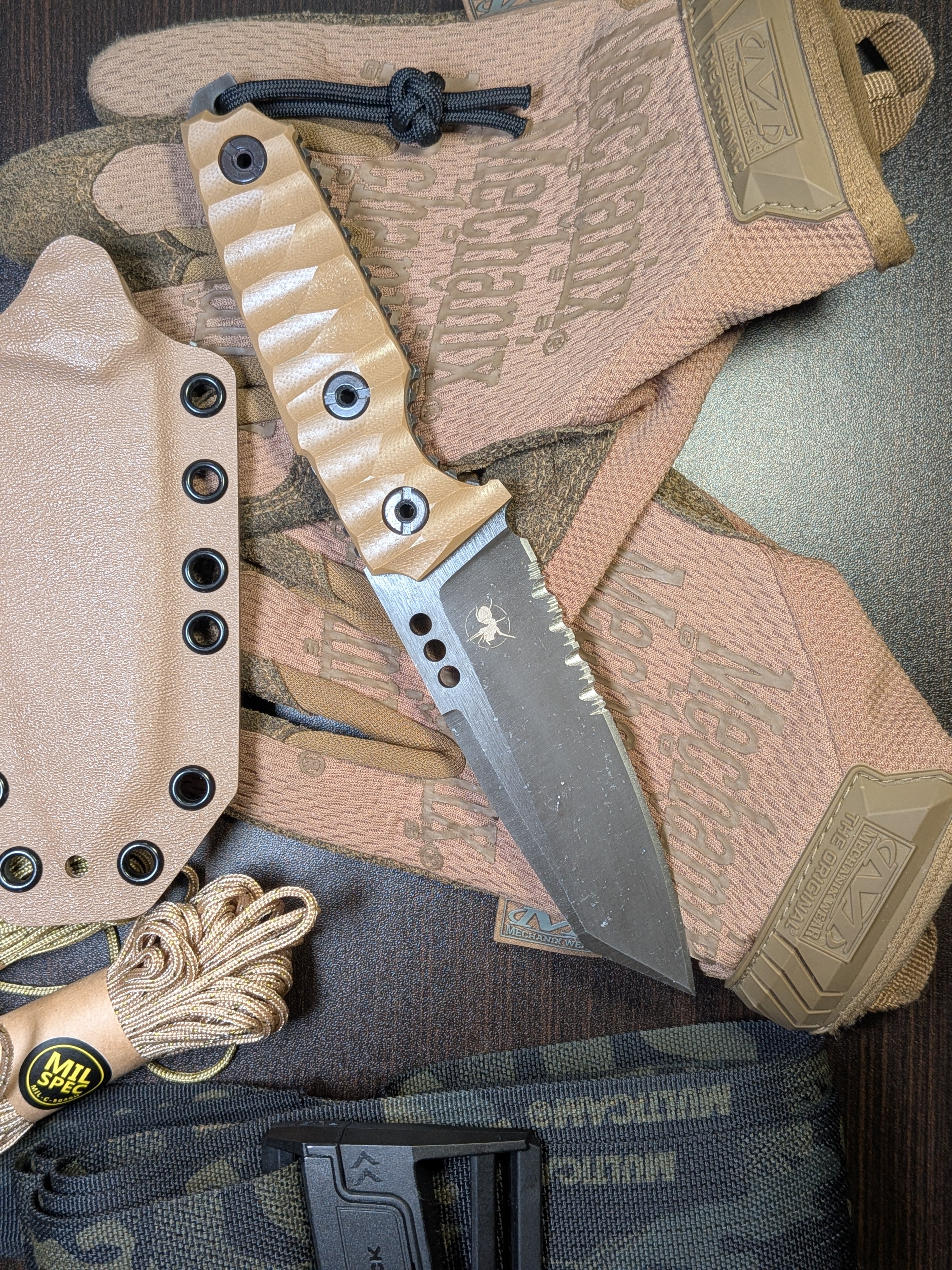 Atrax BOA Taktisches Messer Stonewashed mit braunem G10-Griff