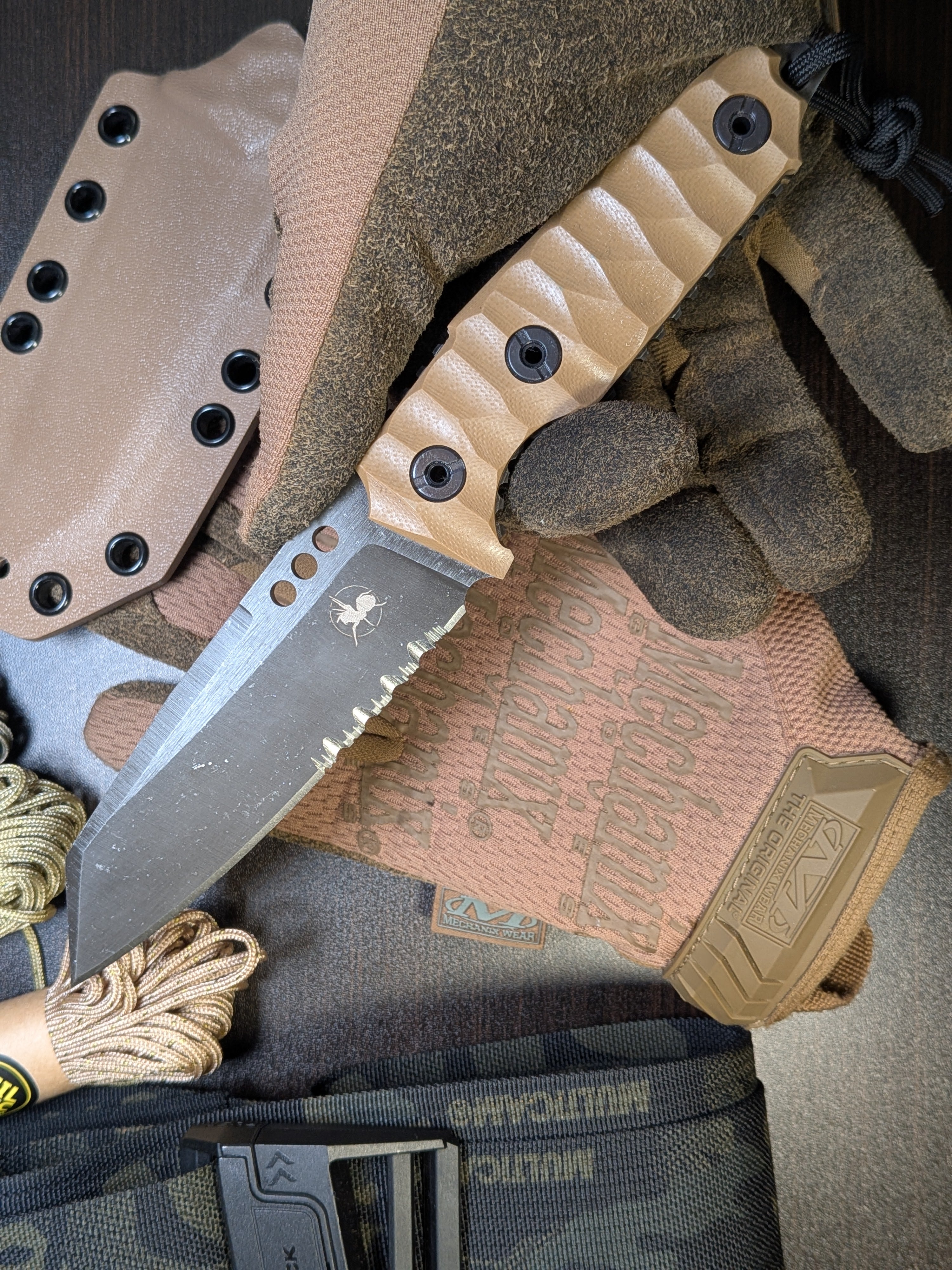 Atrax ILLICIT Tactical Knife Stonewashed with Brown G10 Handle, FDE kydex & serration
