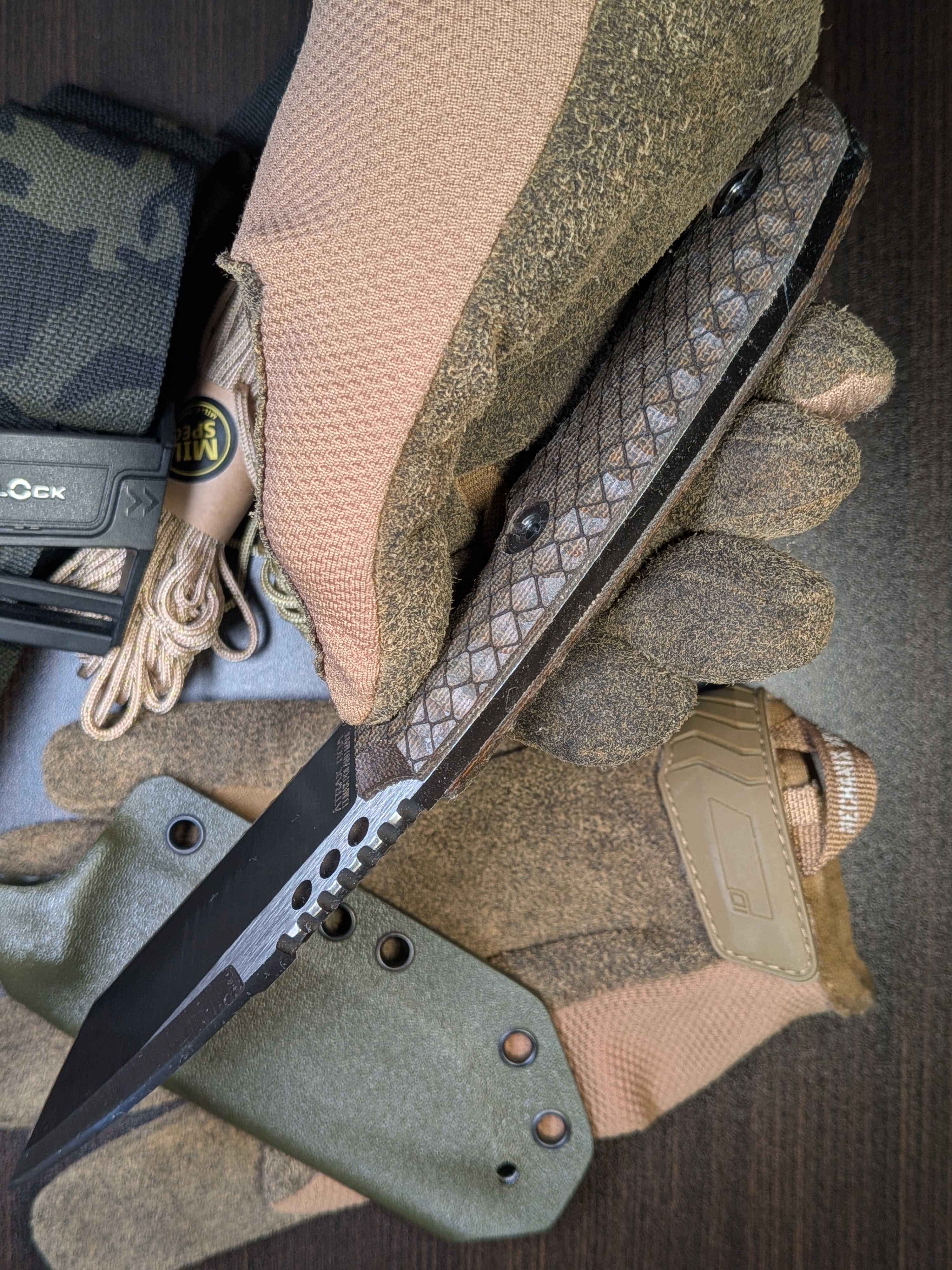 Atrax BOA Taktisches Messer Stonewashed mit braunem G10-Griff