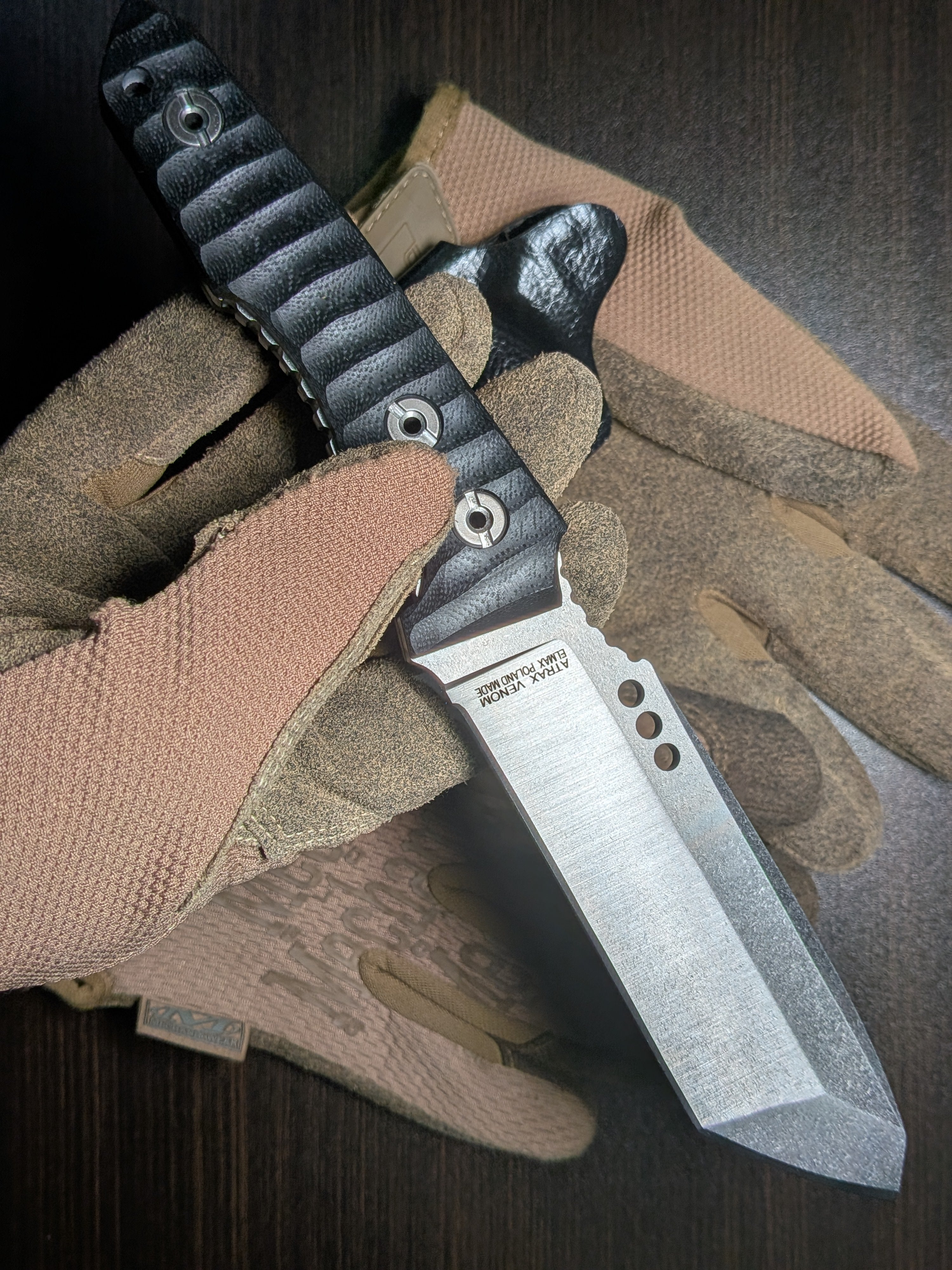 Atrax Venom Tactical & Daycare Knife Silver satin with Black G10 Handle