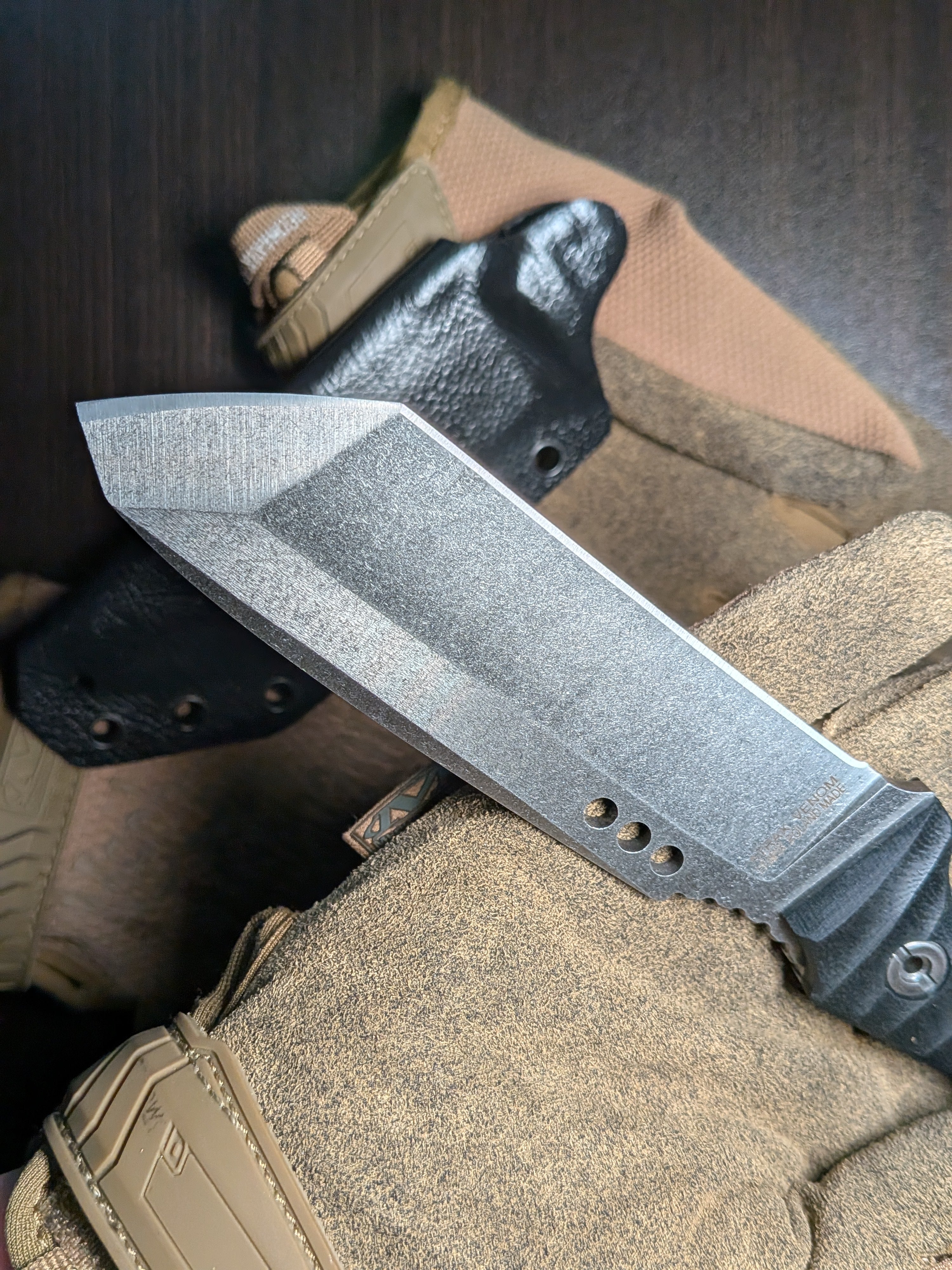 Atrax Venom Tactical & Daycare Knife Silver satin with Black G10 Handle