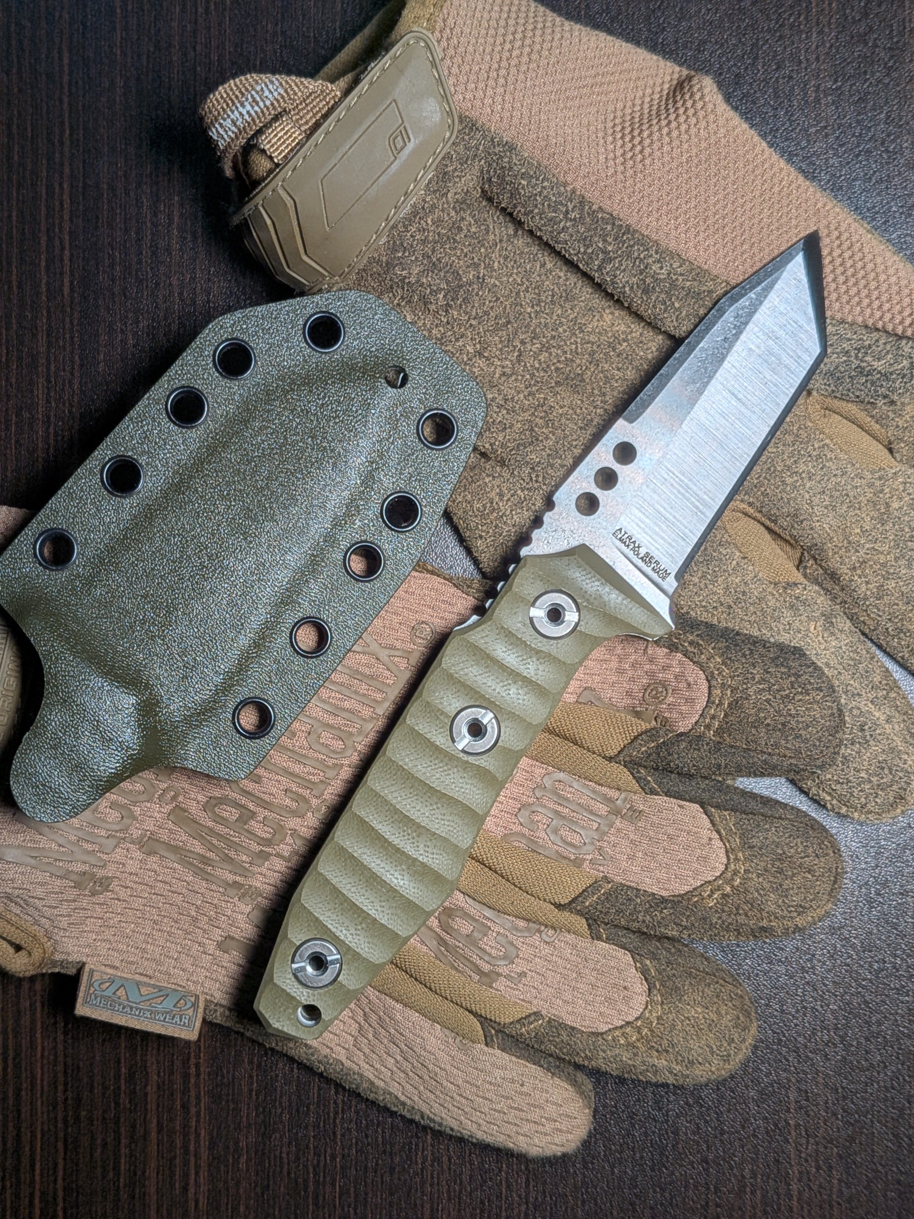 ATRAX SERUM Silver Satin Tactical & Daycare Tanto Knife with OD Green G10 Handle