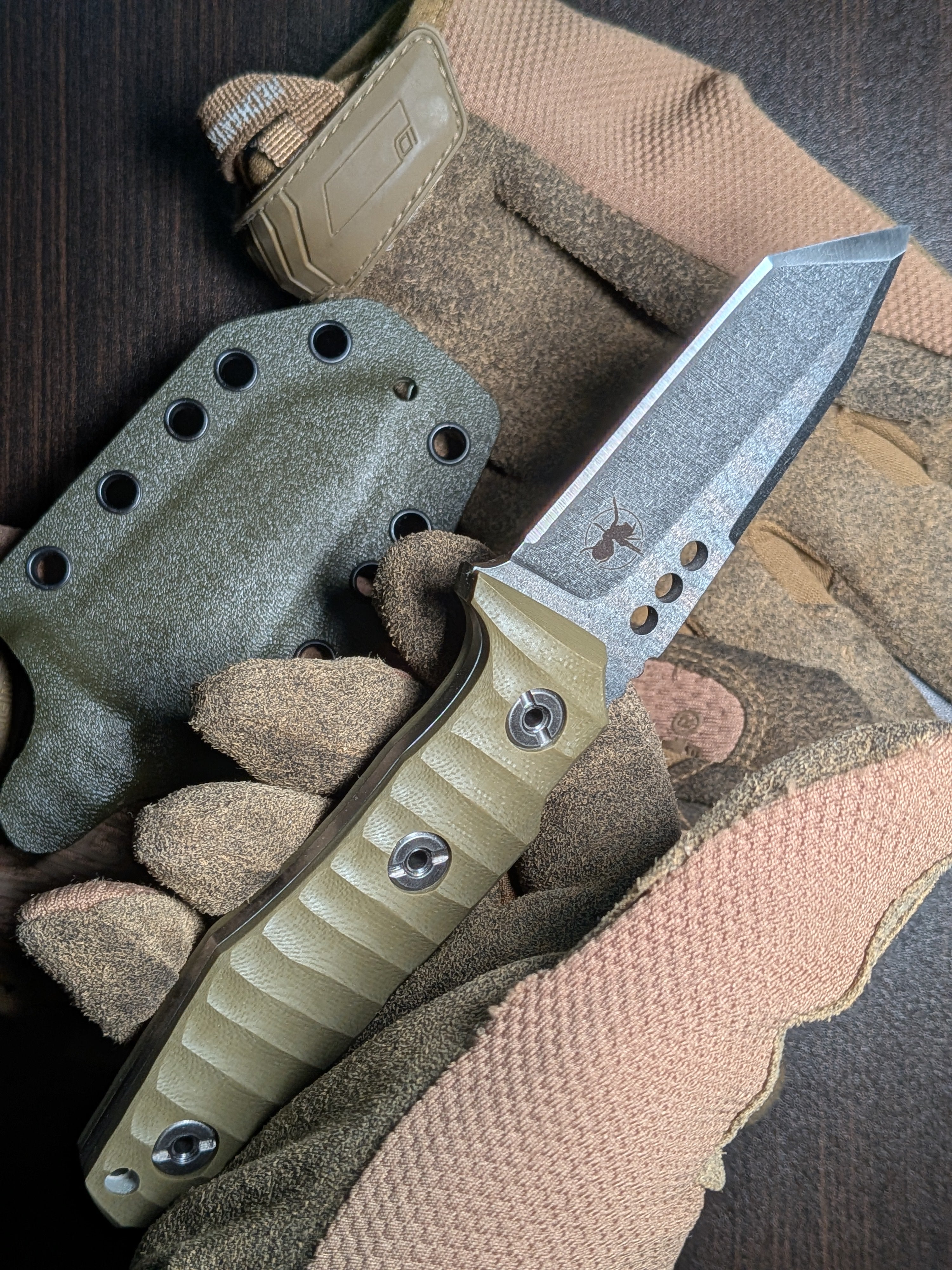 ATRAX SERUM Silver Satin Tactical & Daycare Tanto Knife with OD Green G10 Handle
