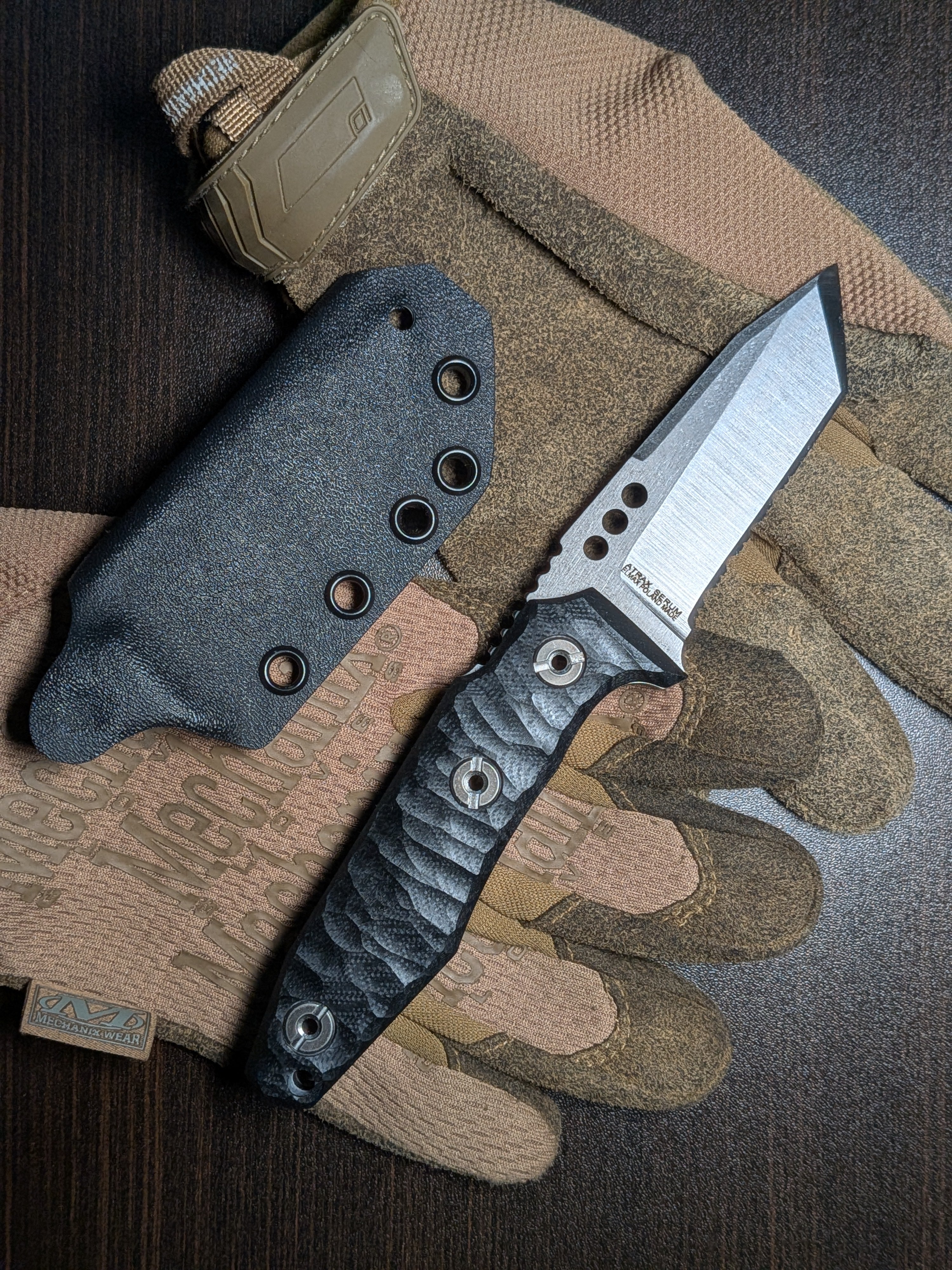 ATRAX SERUM Silver Satin Tactical &amp; Daycare Tanto-Messer mit grünem Micarta-Griff