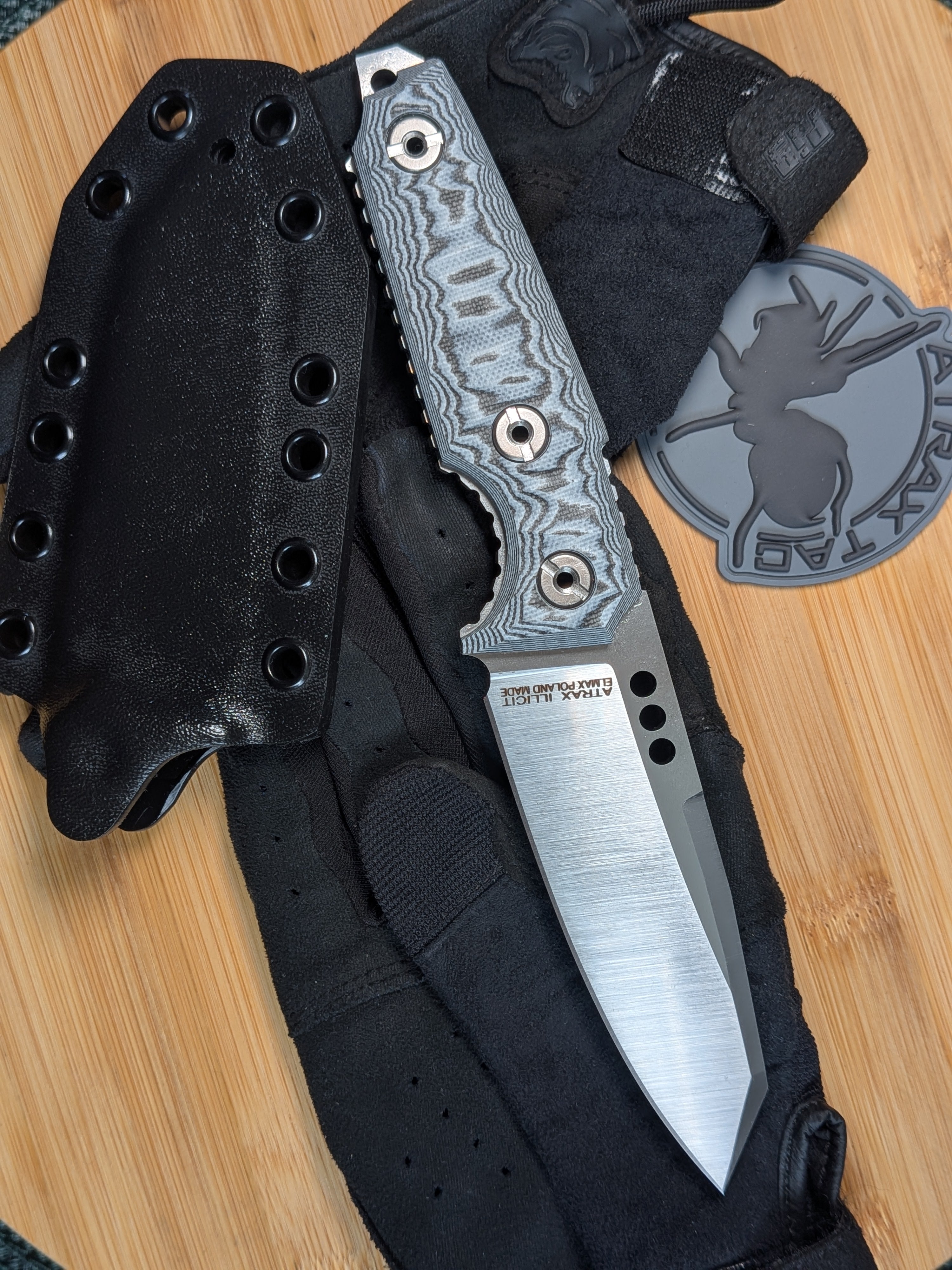 Atrax BOA Taktisches Messer Stonewashed mit braunem G10-Griff