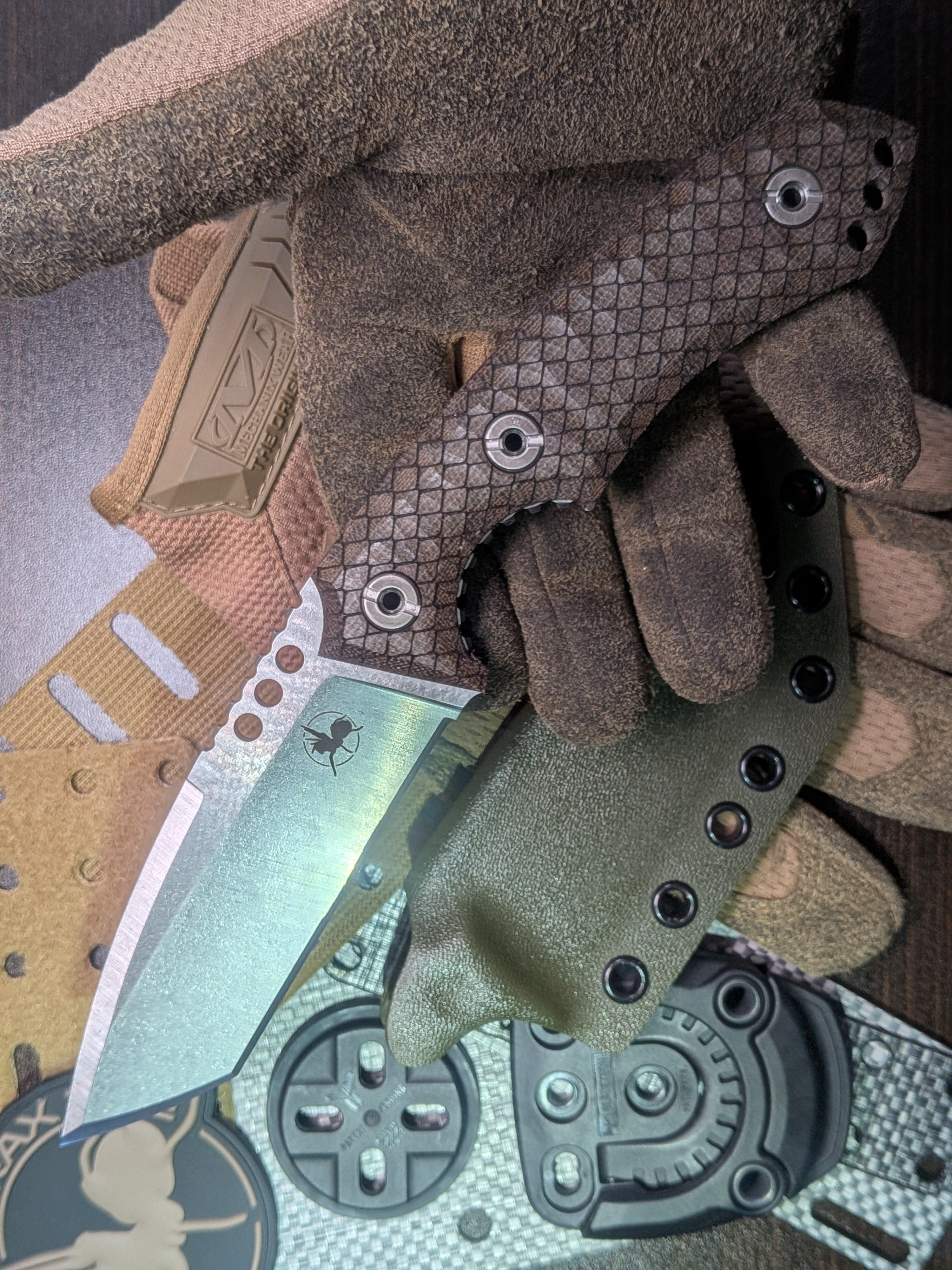 Atrax BOA Tactical Knife Silver satin with Green Canvas Micarta with snake skin patern