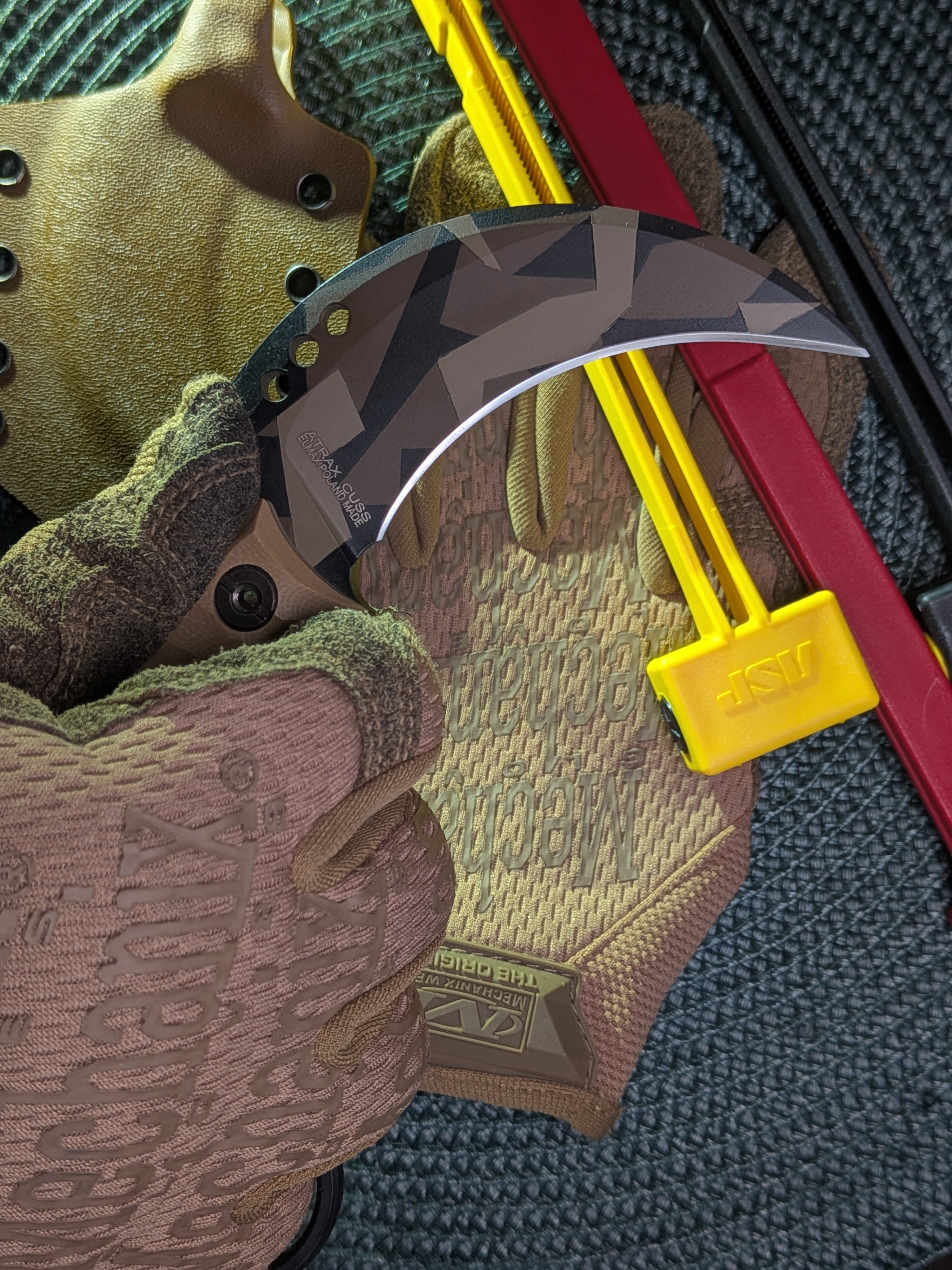 Atrax Cuss Karambit Knife with Brown Handle & Swedish Camo Cerakote