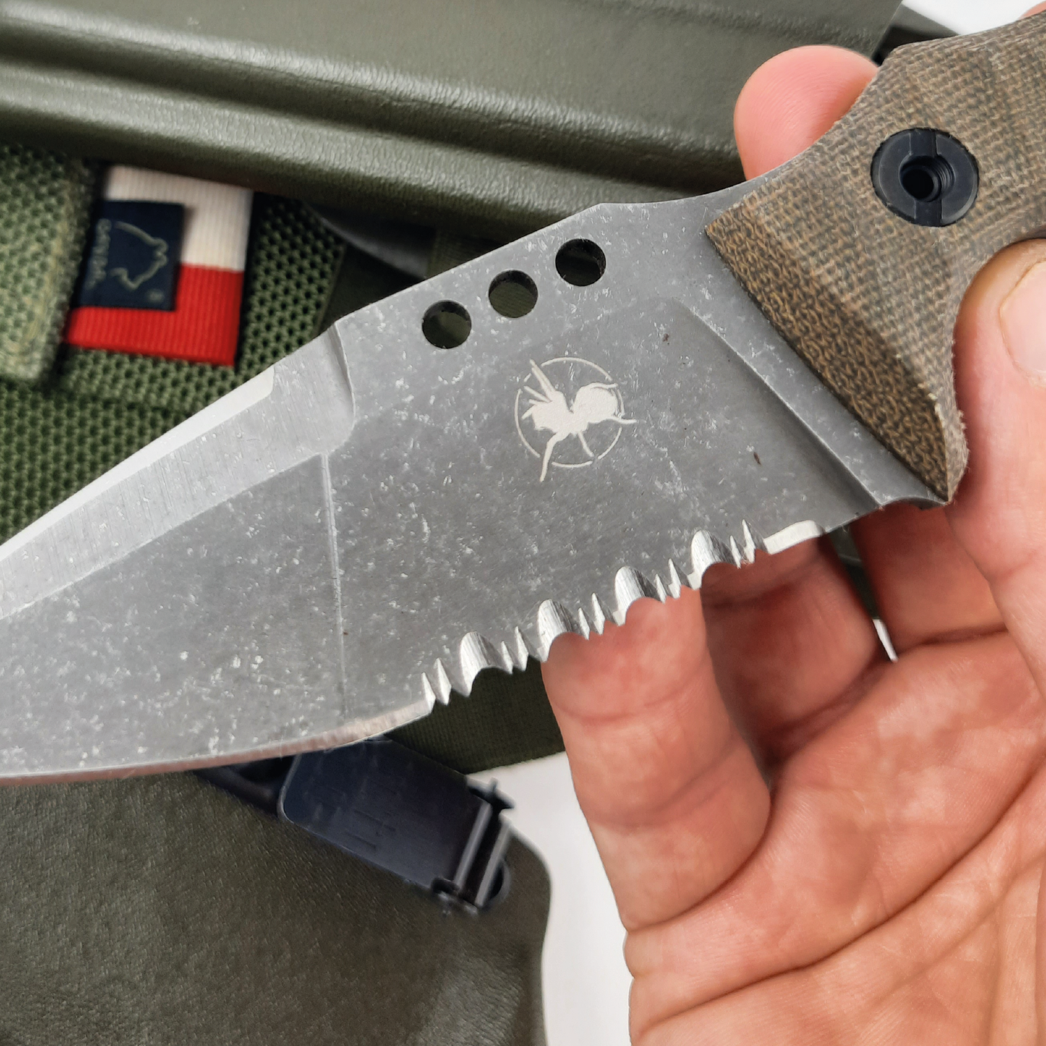 Atrax Knife Serration on cutting edge