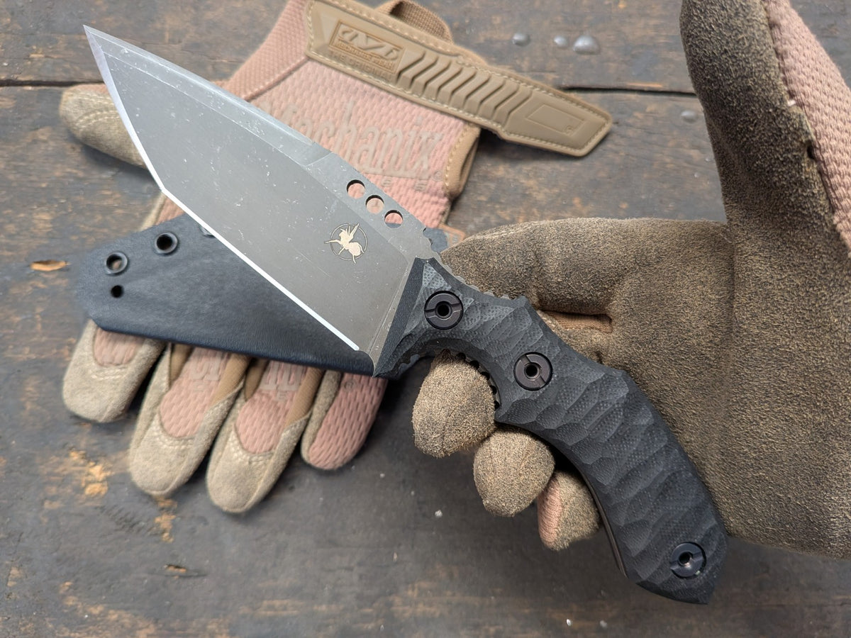 Atrax Rogue — detail 2 — Elmax stonewashed and black G10 Stone