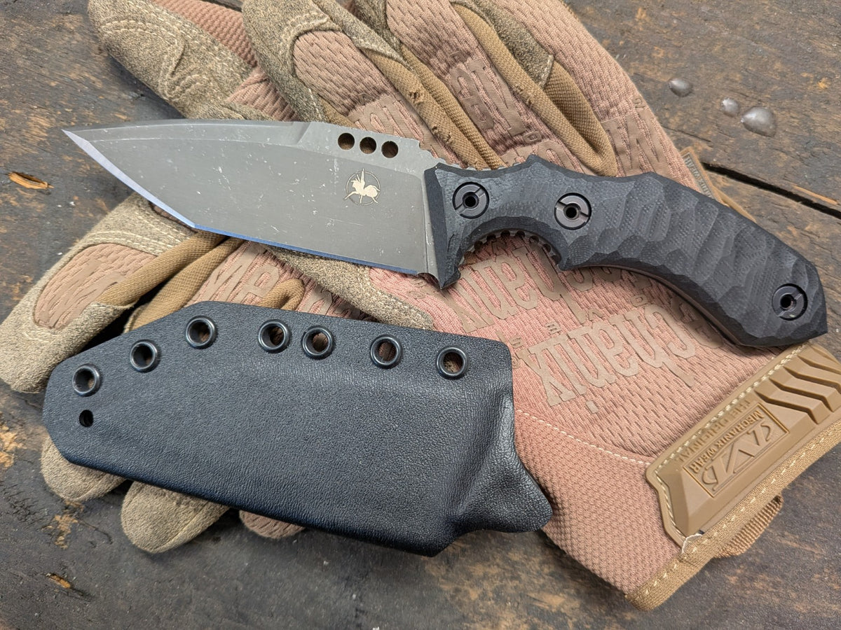 Atrax Rogue — Elmax stonewashed, black G10 Stone and black Taco Kydex