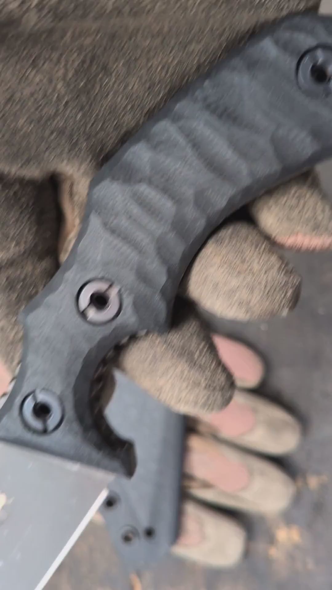 Atrax Rogue — Elmax Stonewashed, Black G10 Stone, Black Kydex Taco. Silent 20-second video.